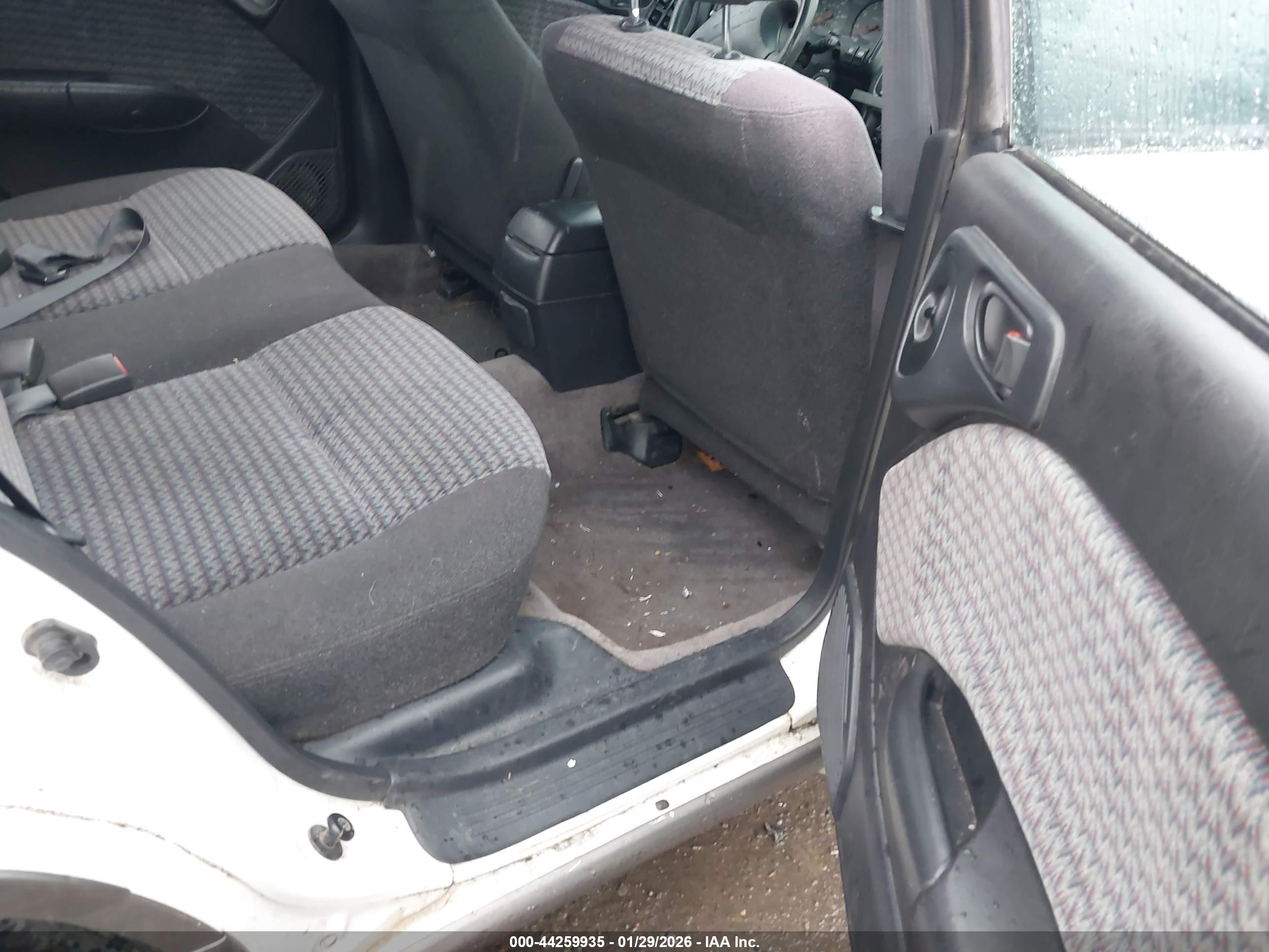 SUBARU LEGACY image 8