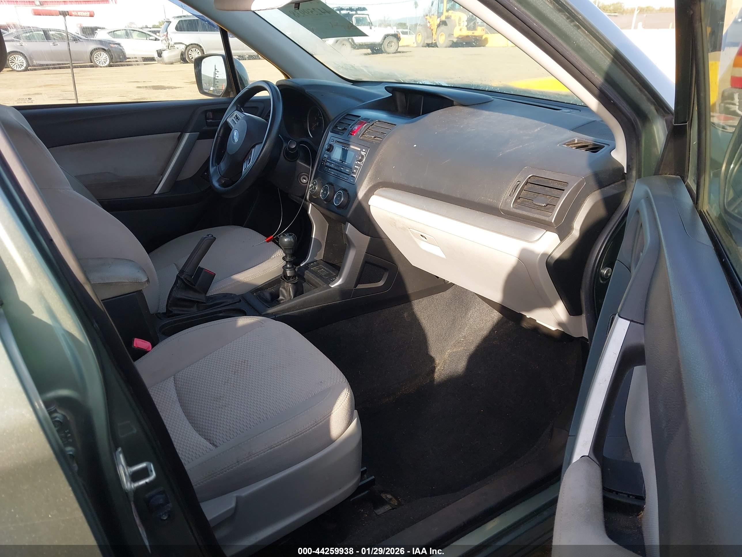SUBARU FORESTER image 5