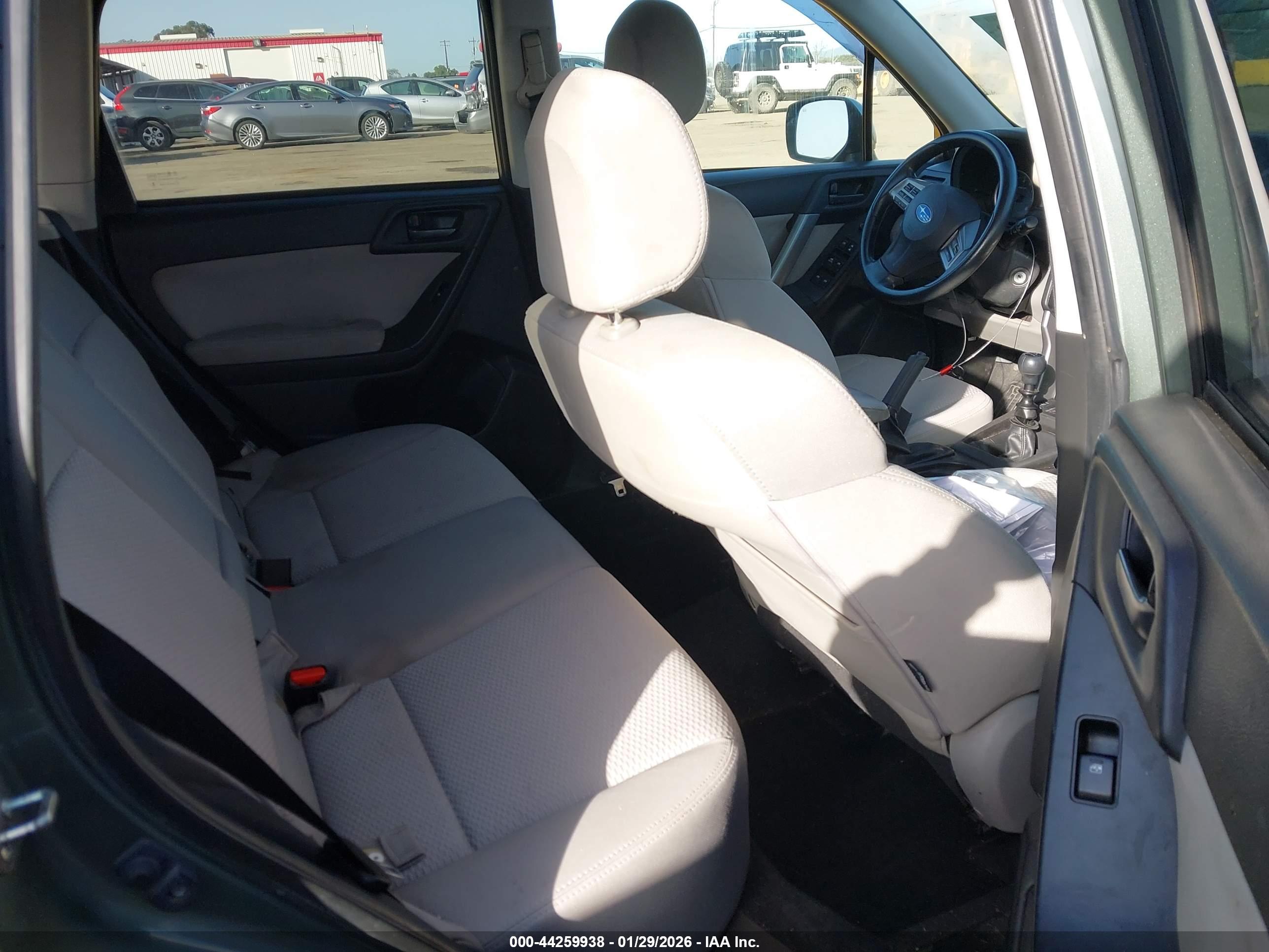 SUBARU FORESTER image 8