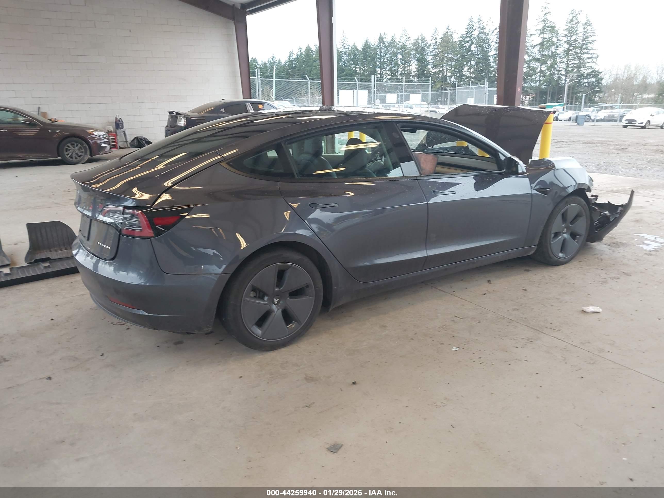 TESLA MODEL image 4