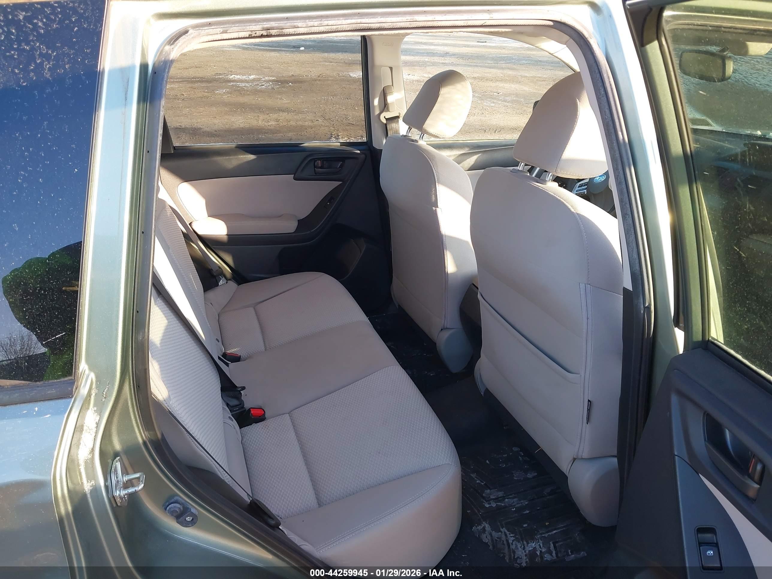 SUBARU FORESTER image 8