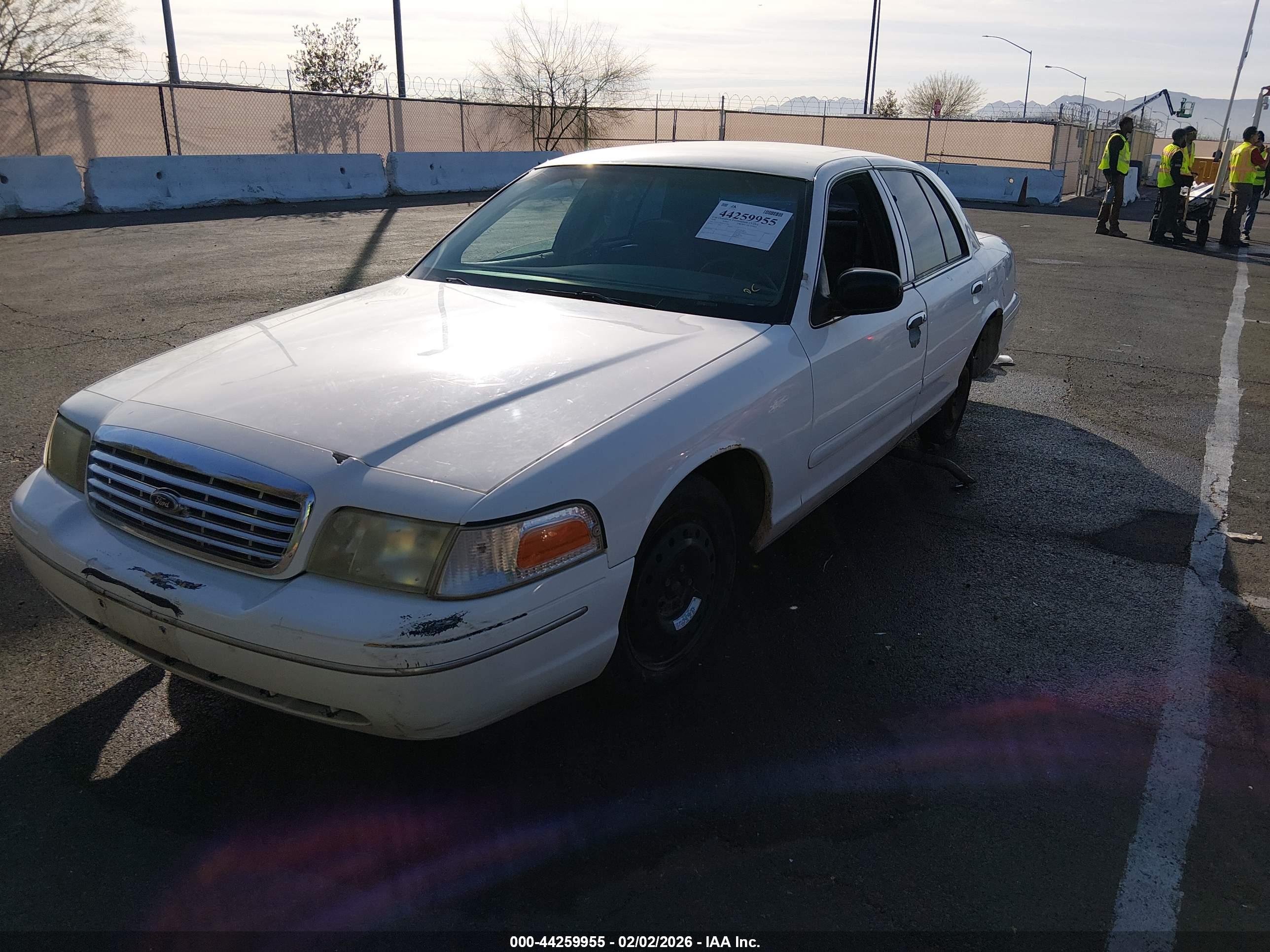 FORD CROWN image 2
