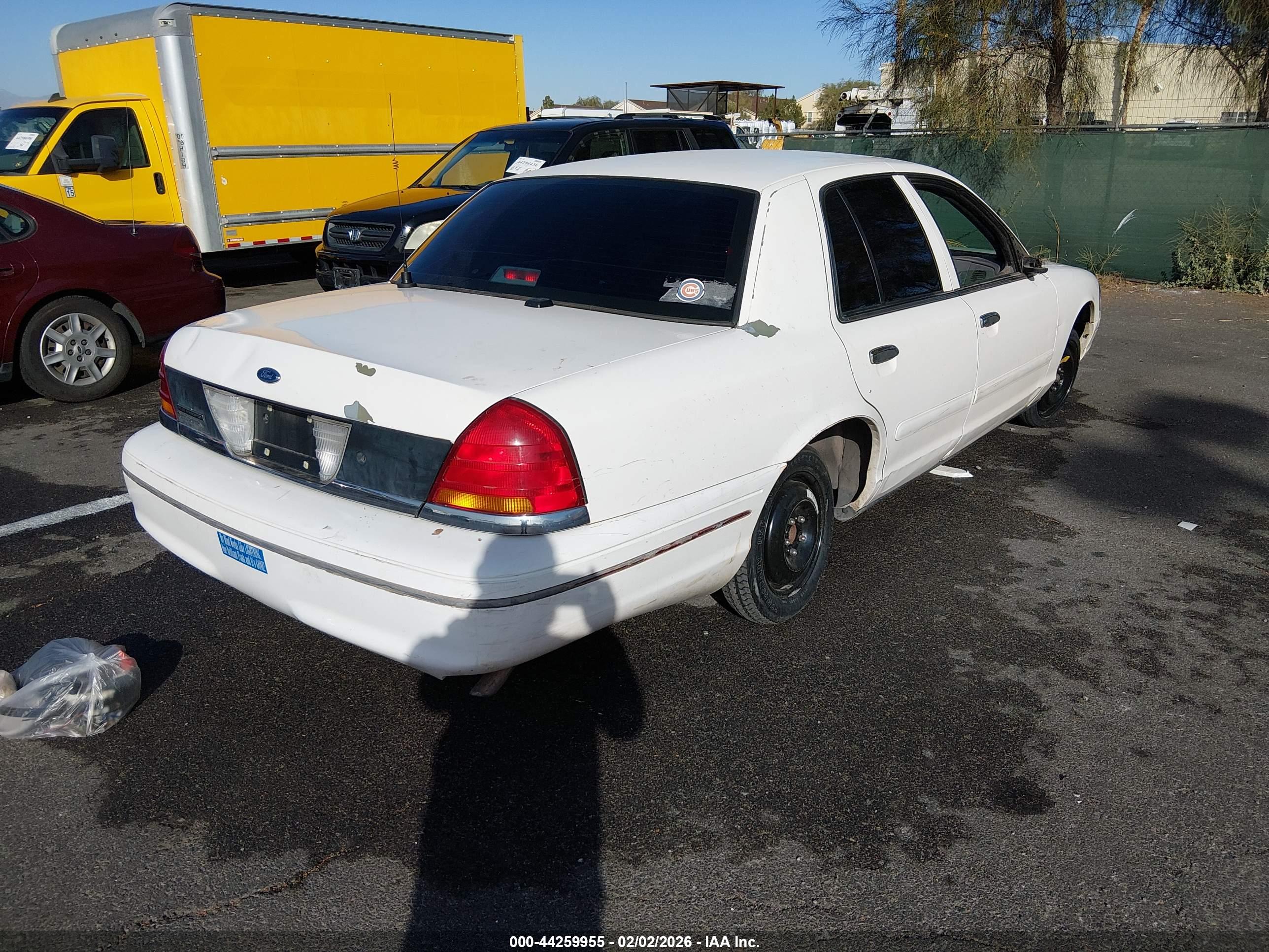 FORD CROWN image 4