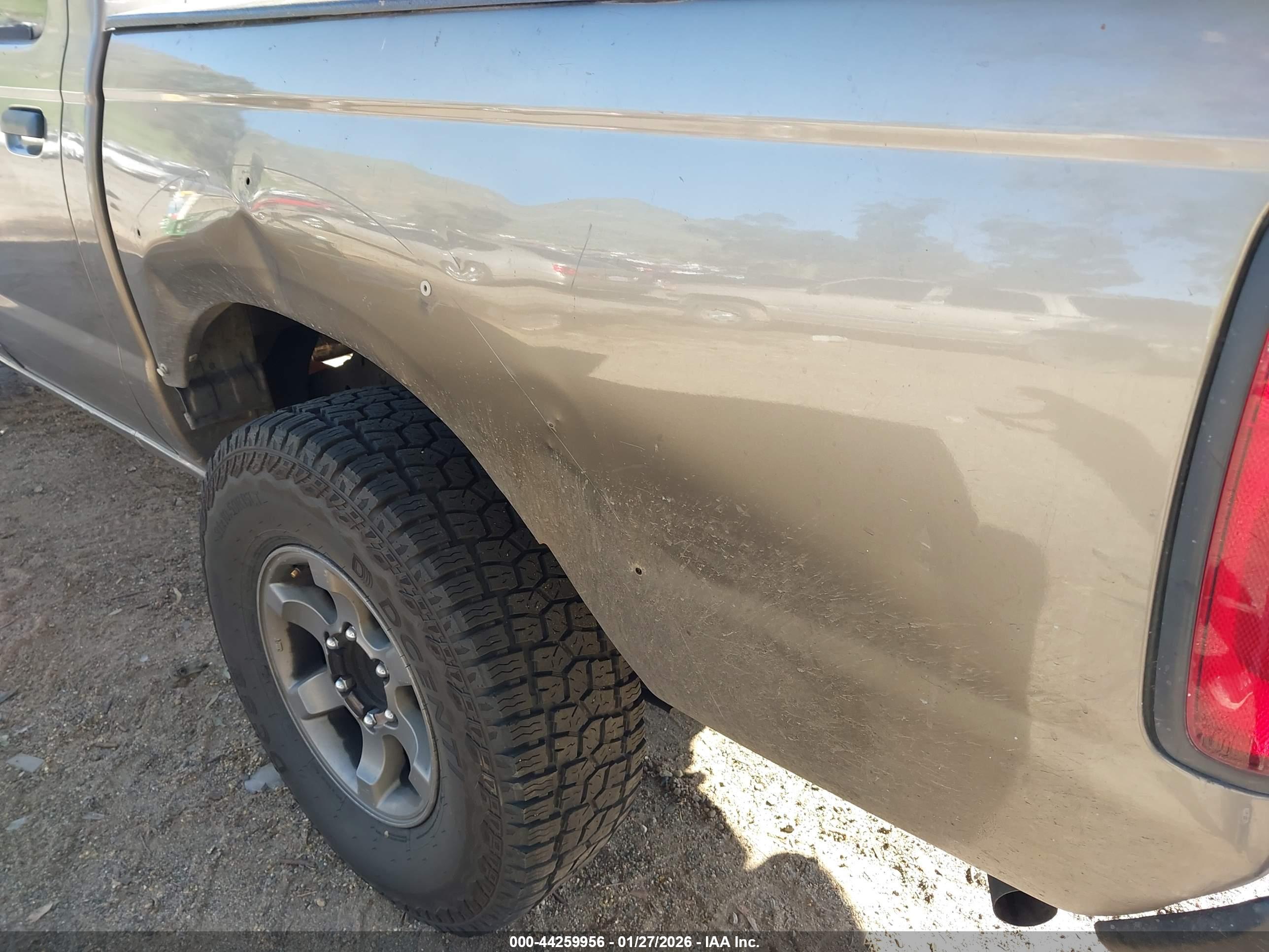 NISSAN FRONTIER image 6