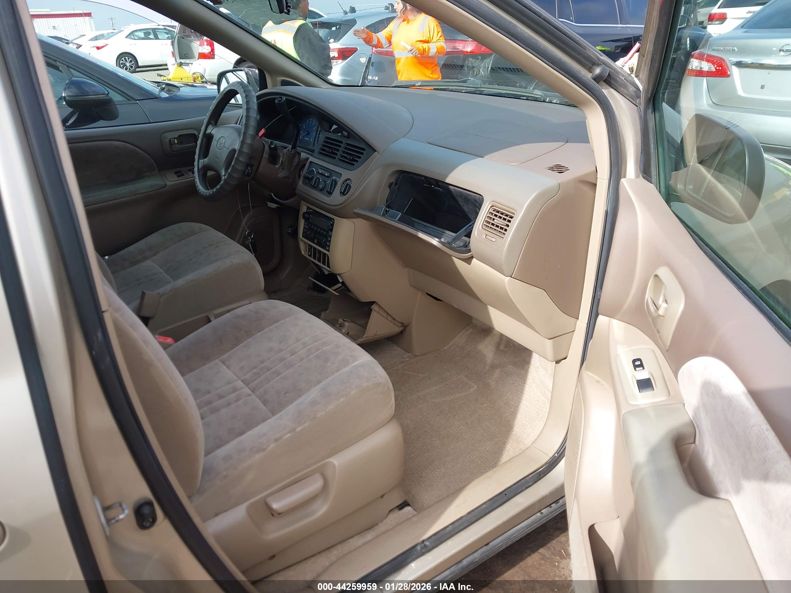 TOYOTA SIENNA image 5
