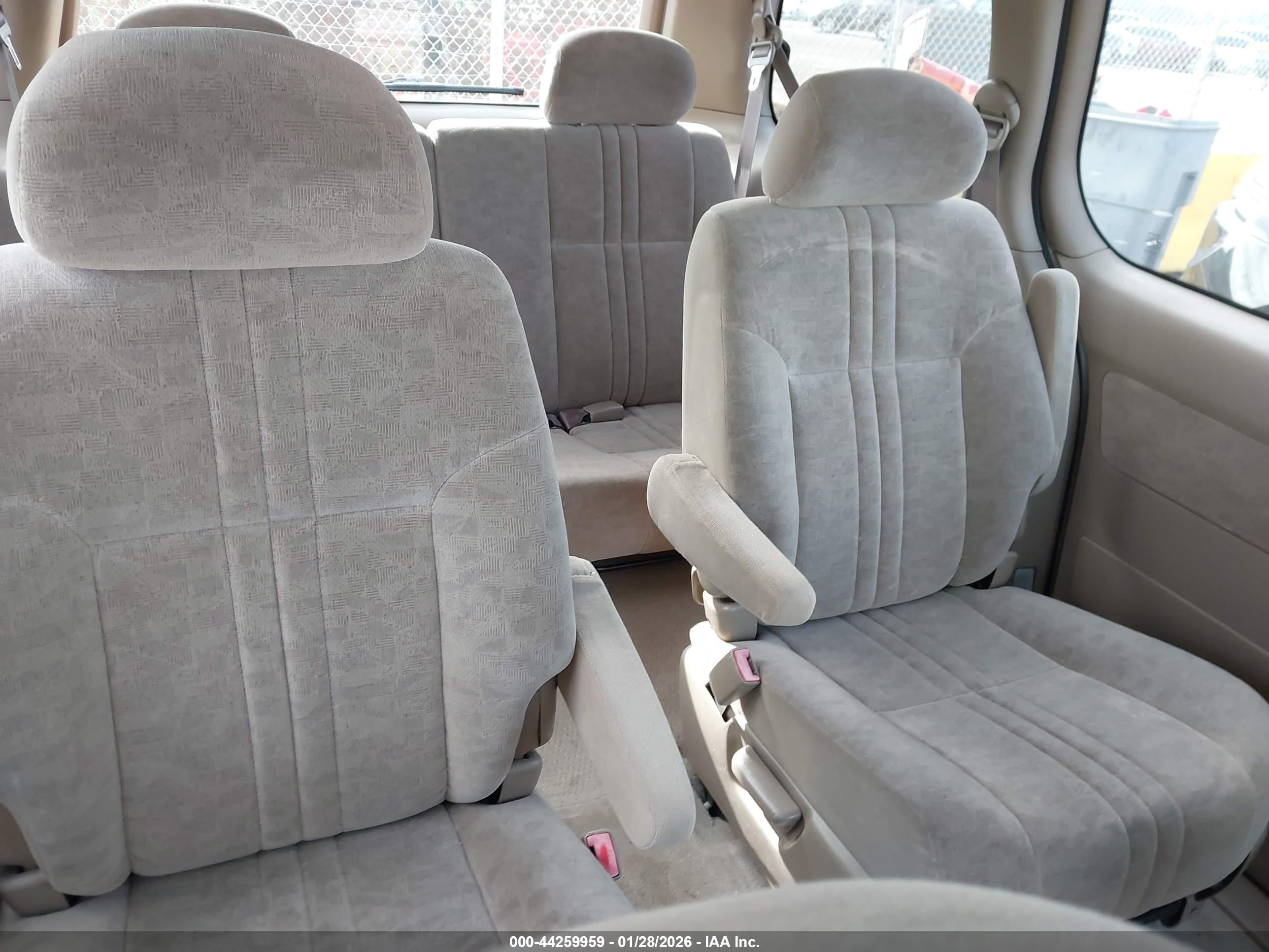 TOYOTA SIENNA image 8