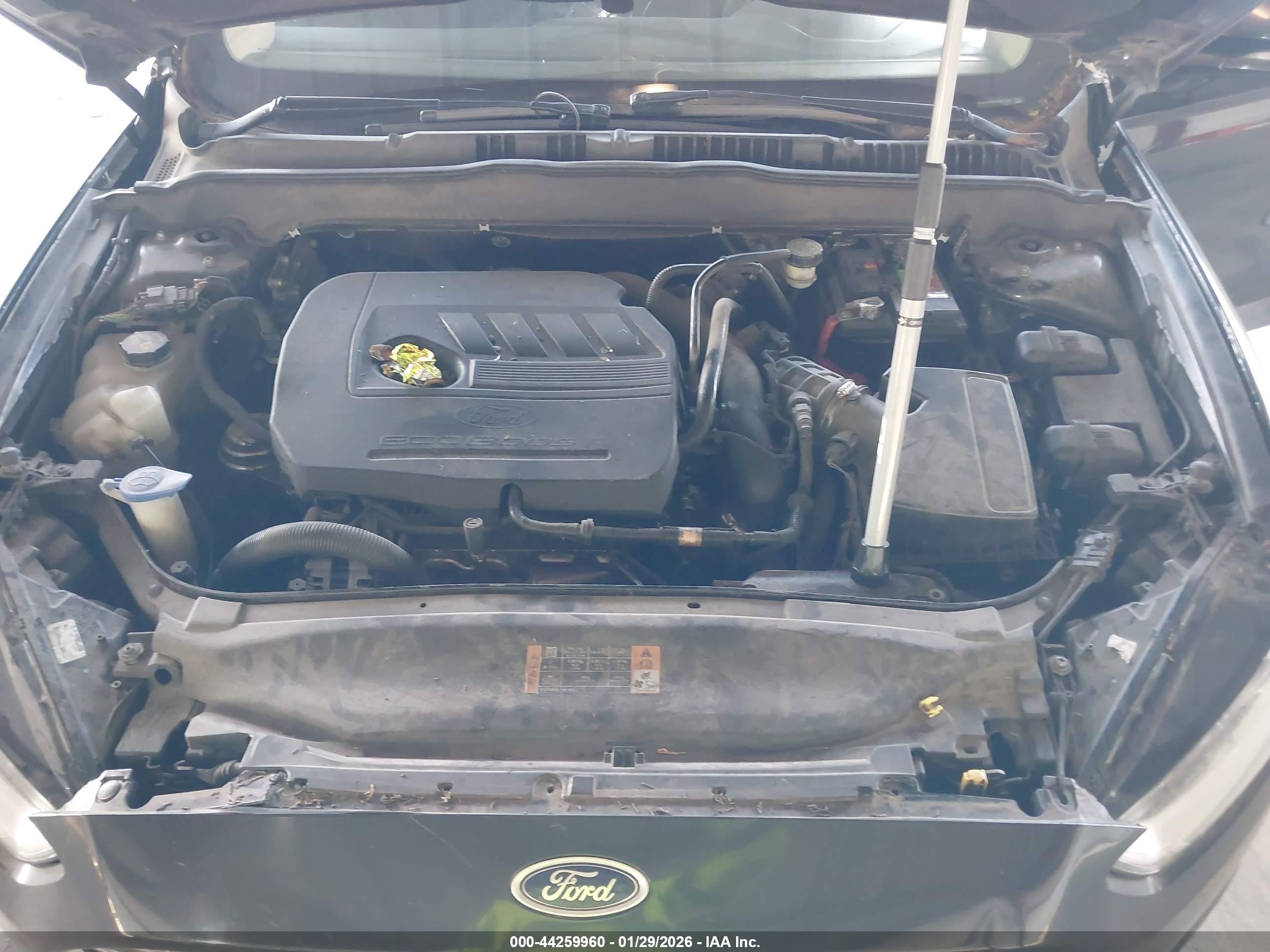 FORD FUSION image 10