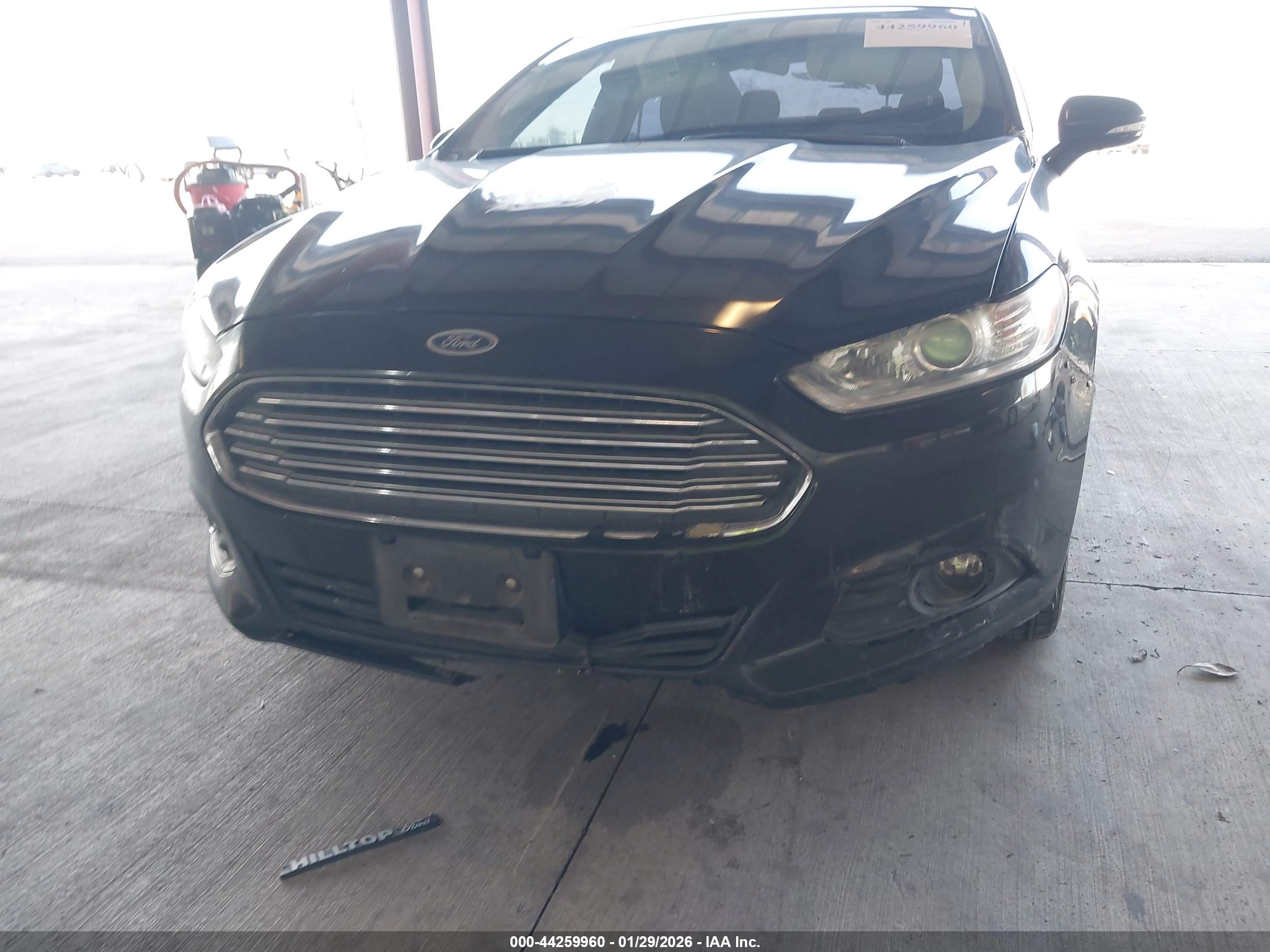 FORD FUSION image 6
