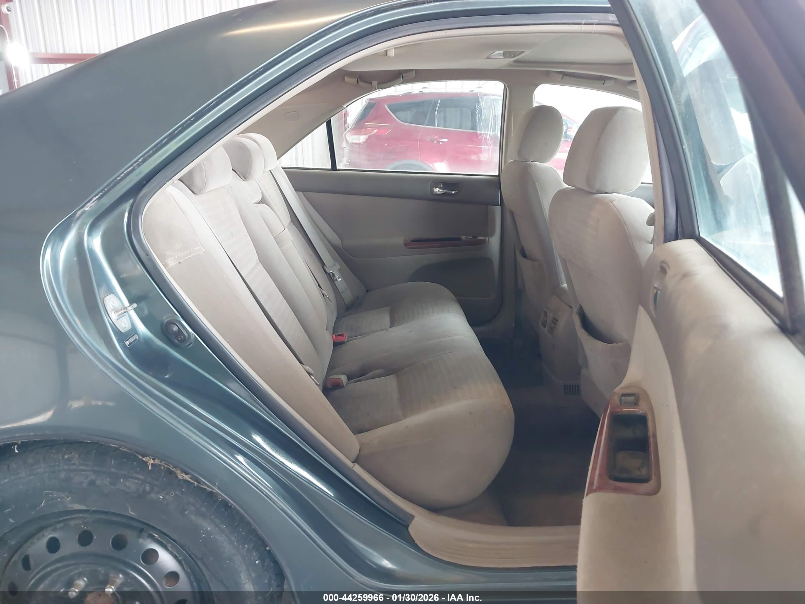 TOYOTA CAMRY image 8