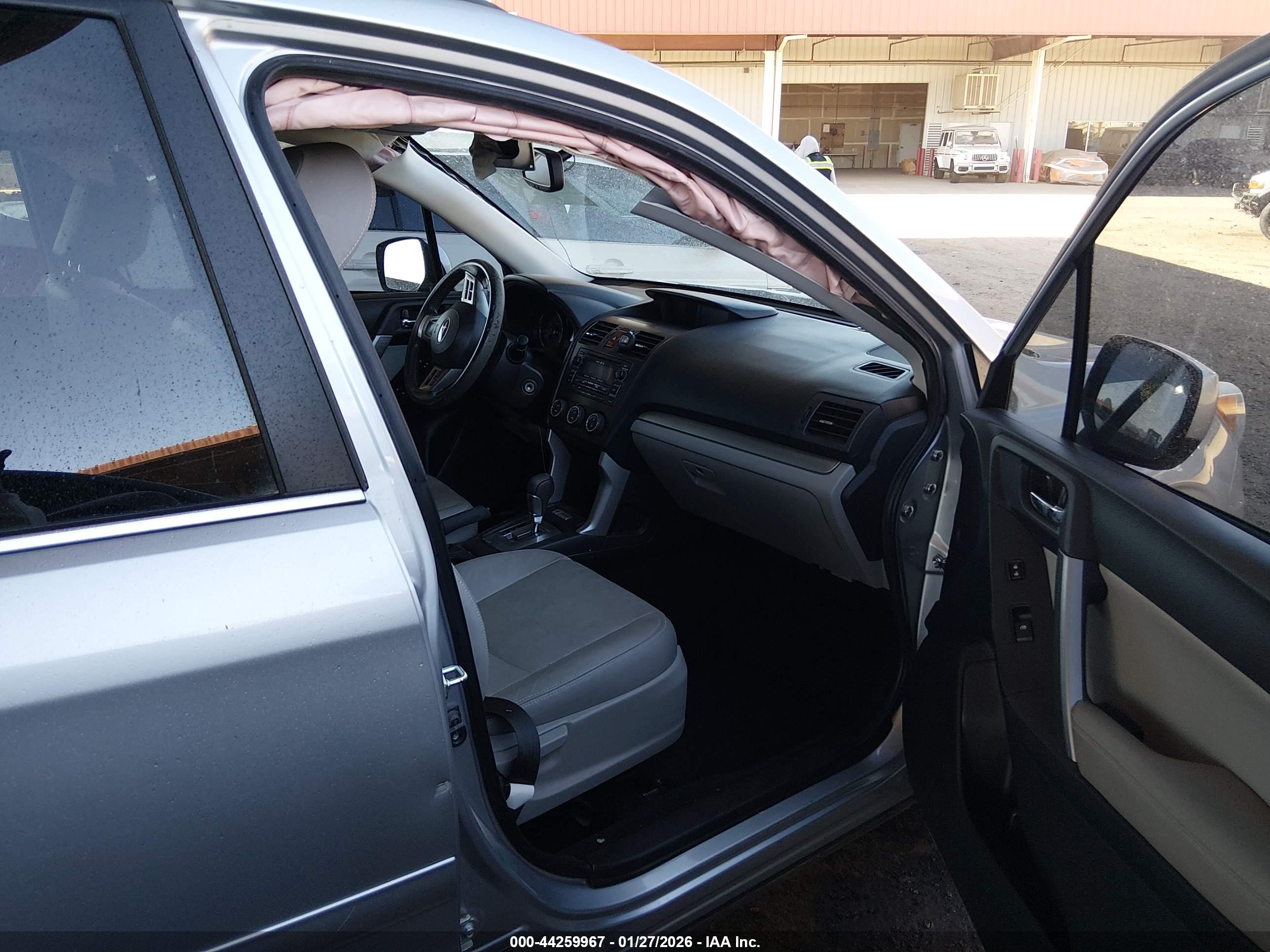 SUBARU FORESTER image 5