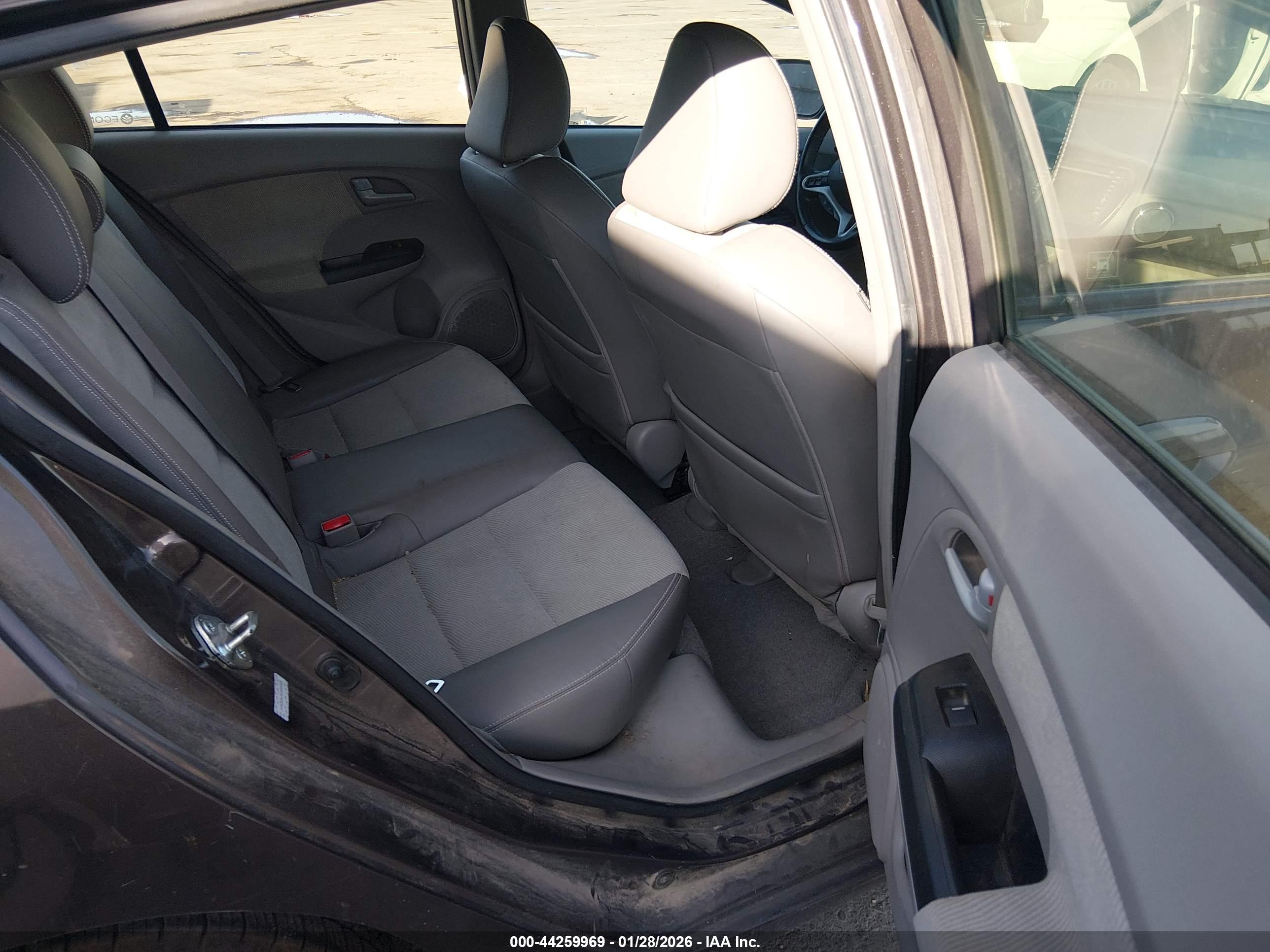 HONDA INSIGHT image 8