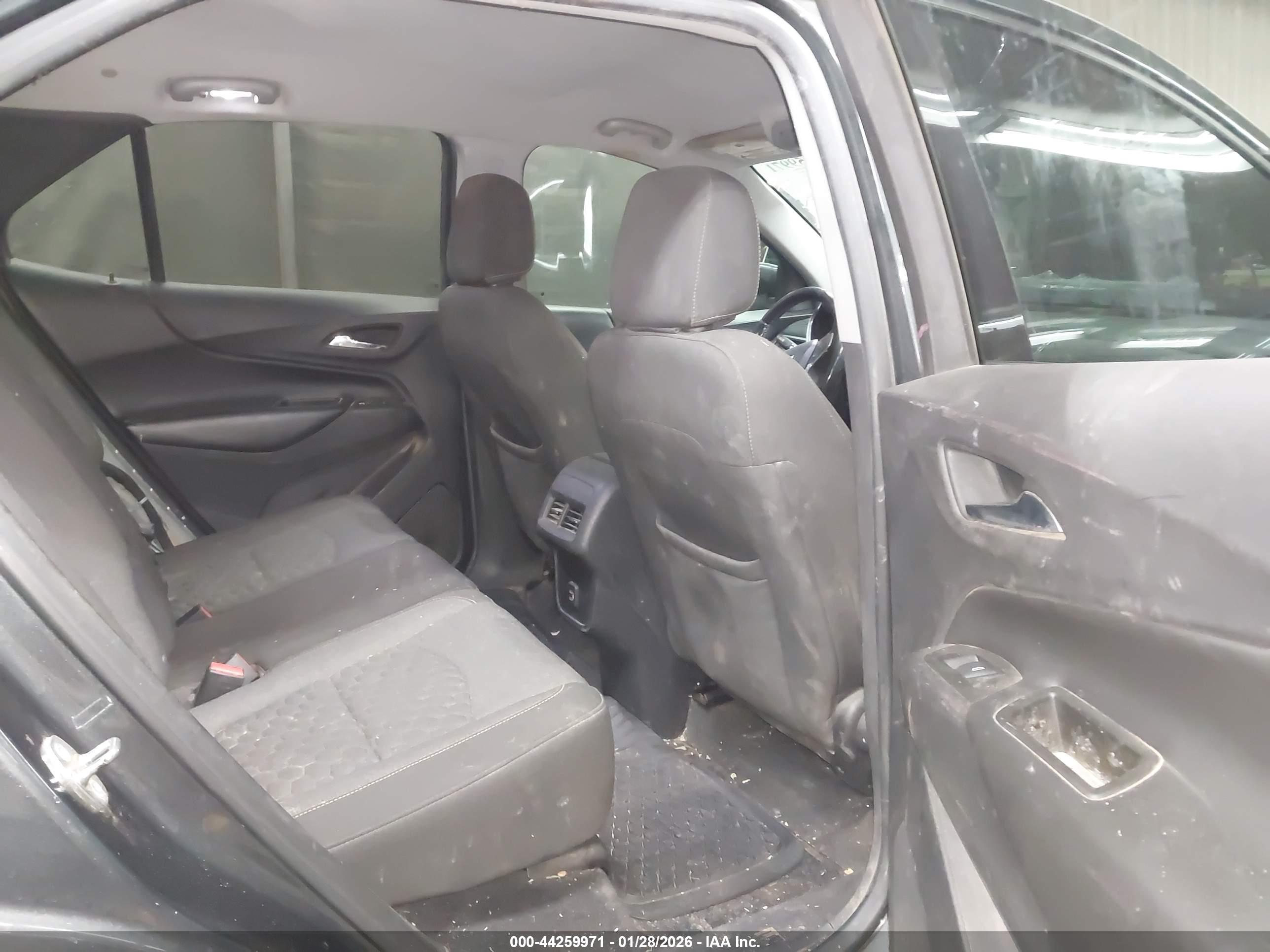 CHEVROLET EQUINOX image 8