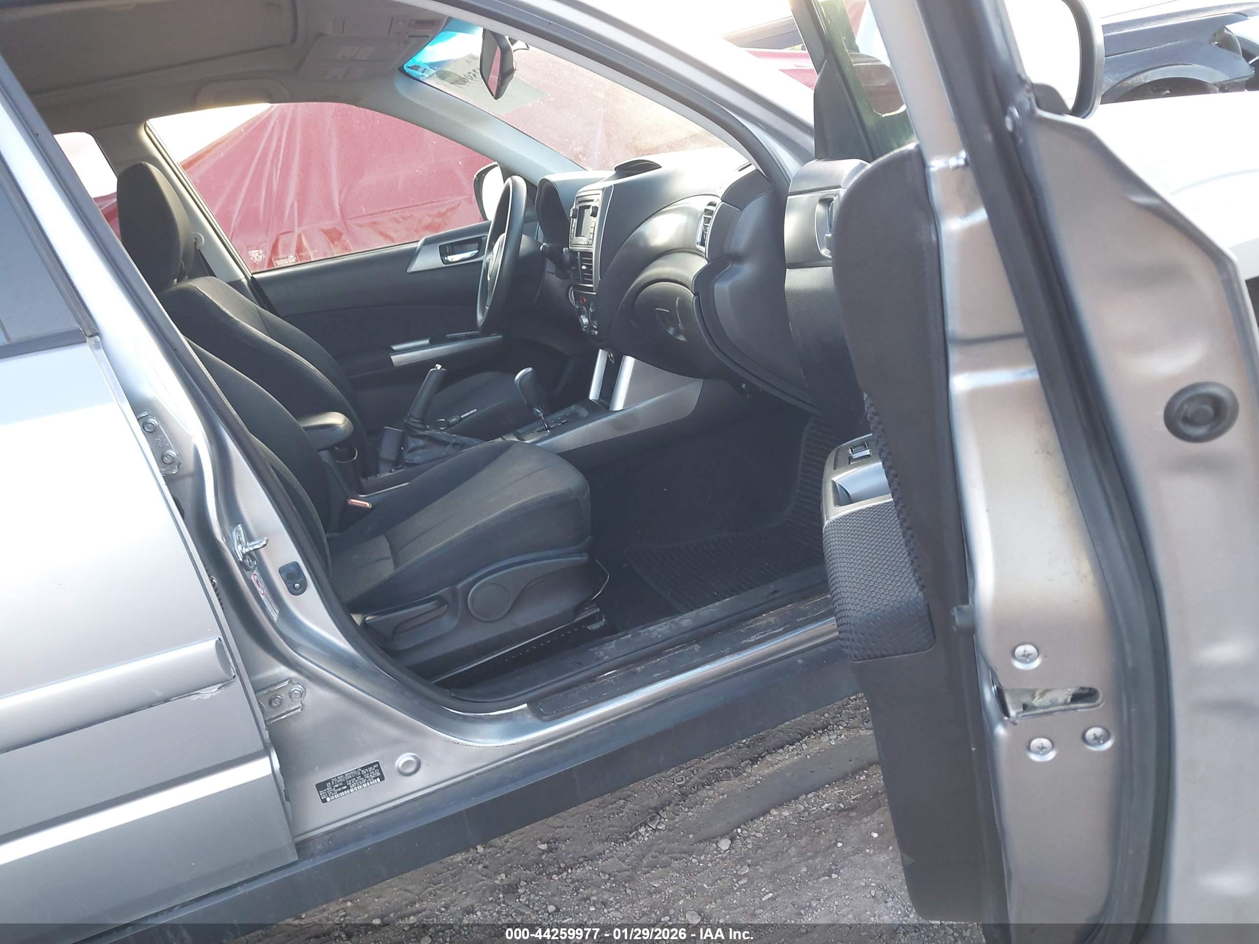 SUBARU FORESTER image 5