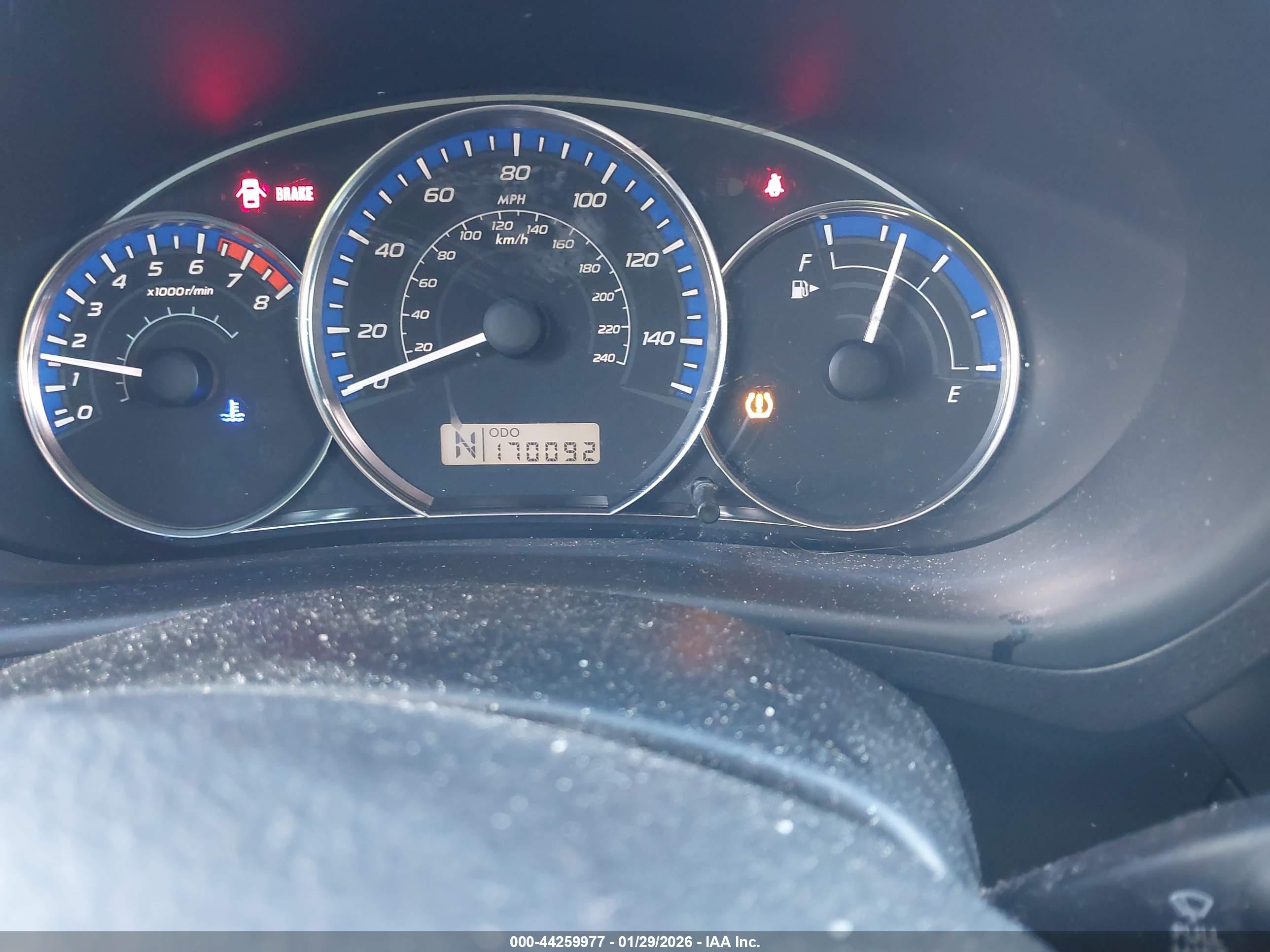 SUBARU FORESTER image 7