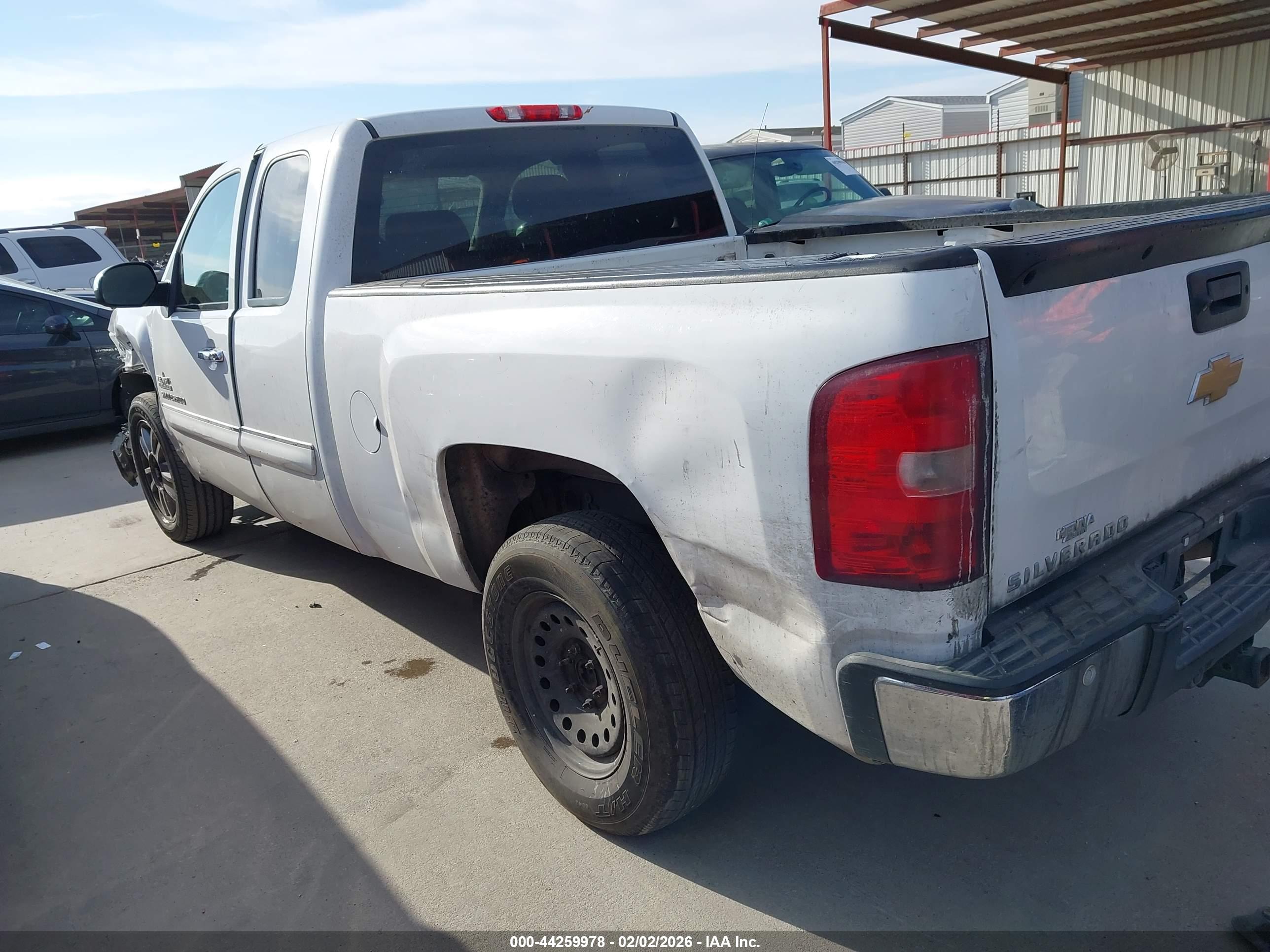 CHEVROLET SILVERADO image 3