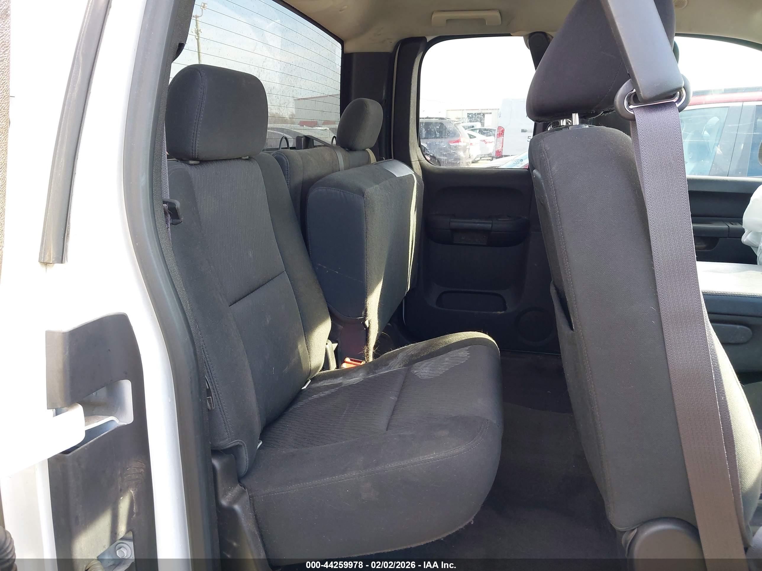 CHEVROLET SILVERADO image 8