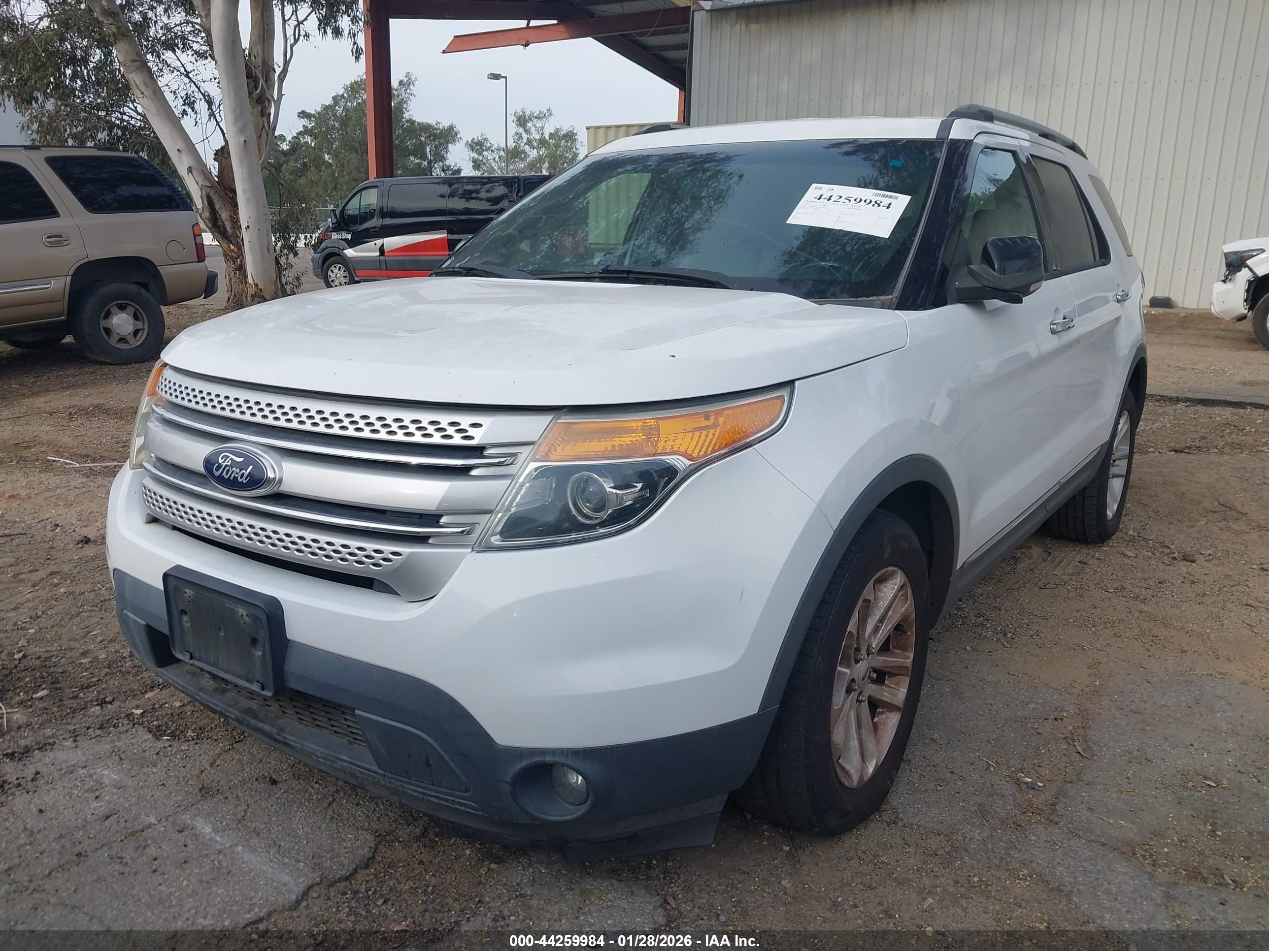 FORD EXPLORER image 2