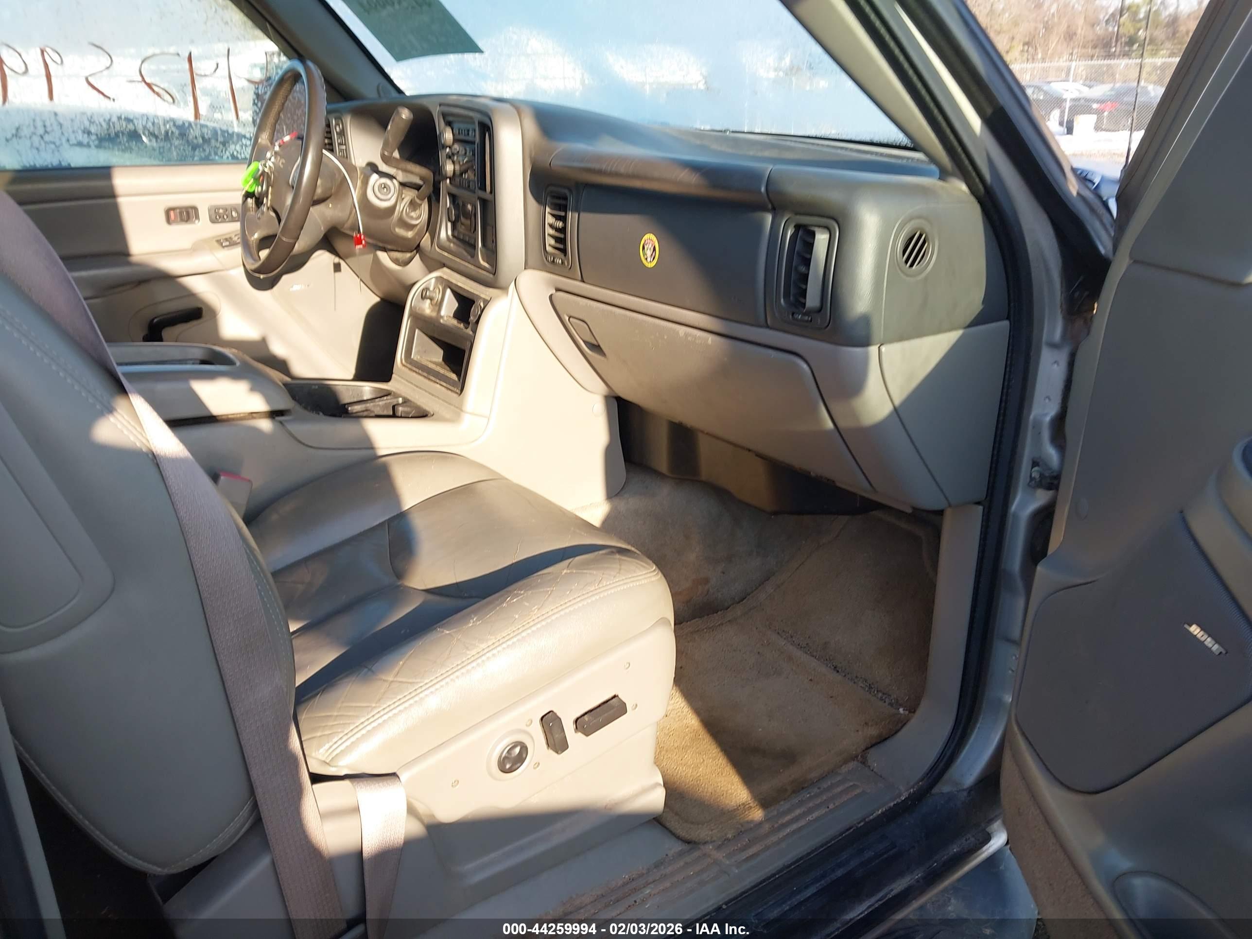 GMC YUKON image 5