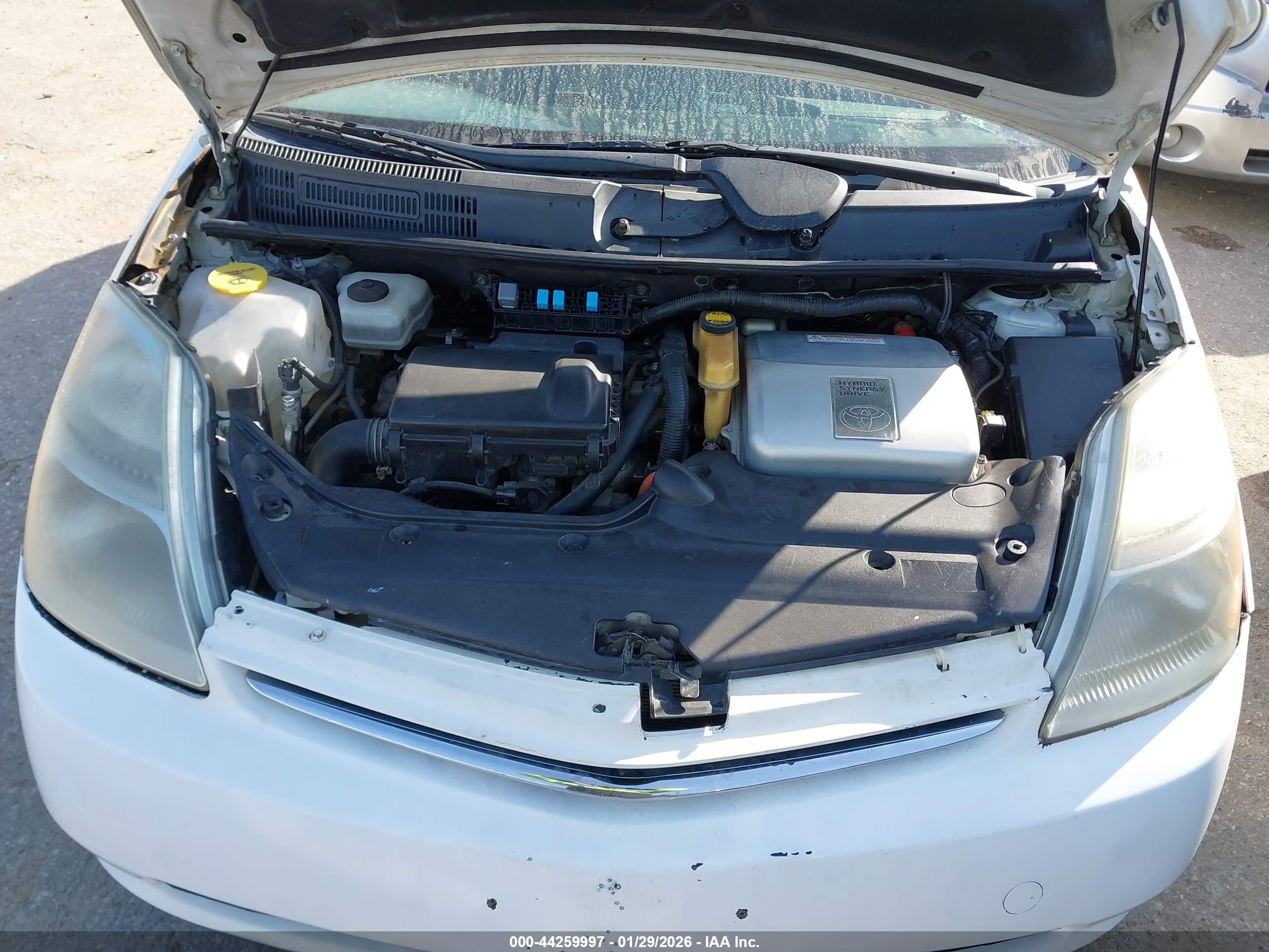 TOYOTA PRIUS image 10