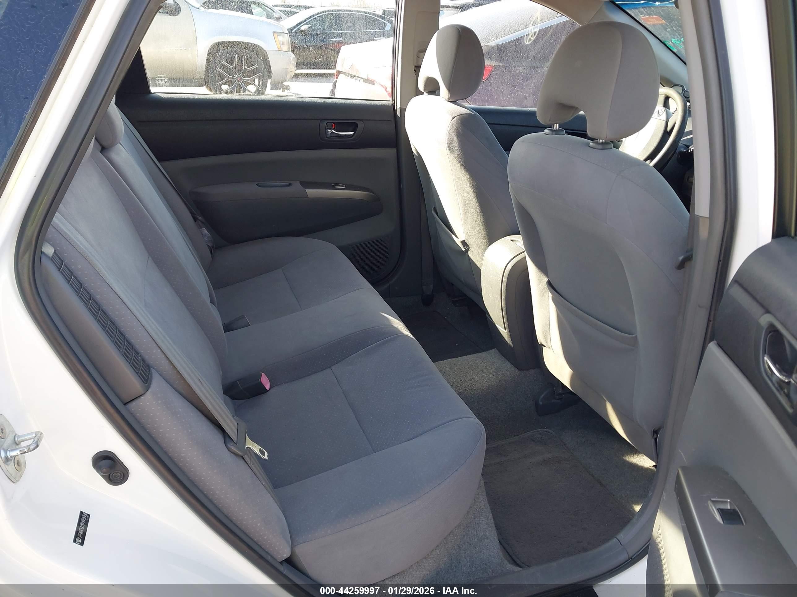 TOYOTA PRIUS image 8