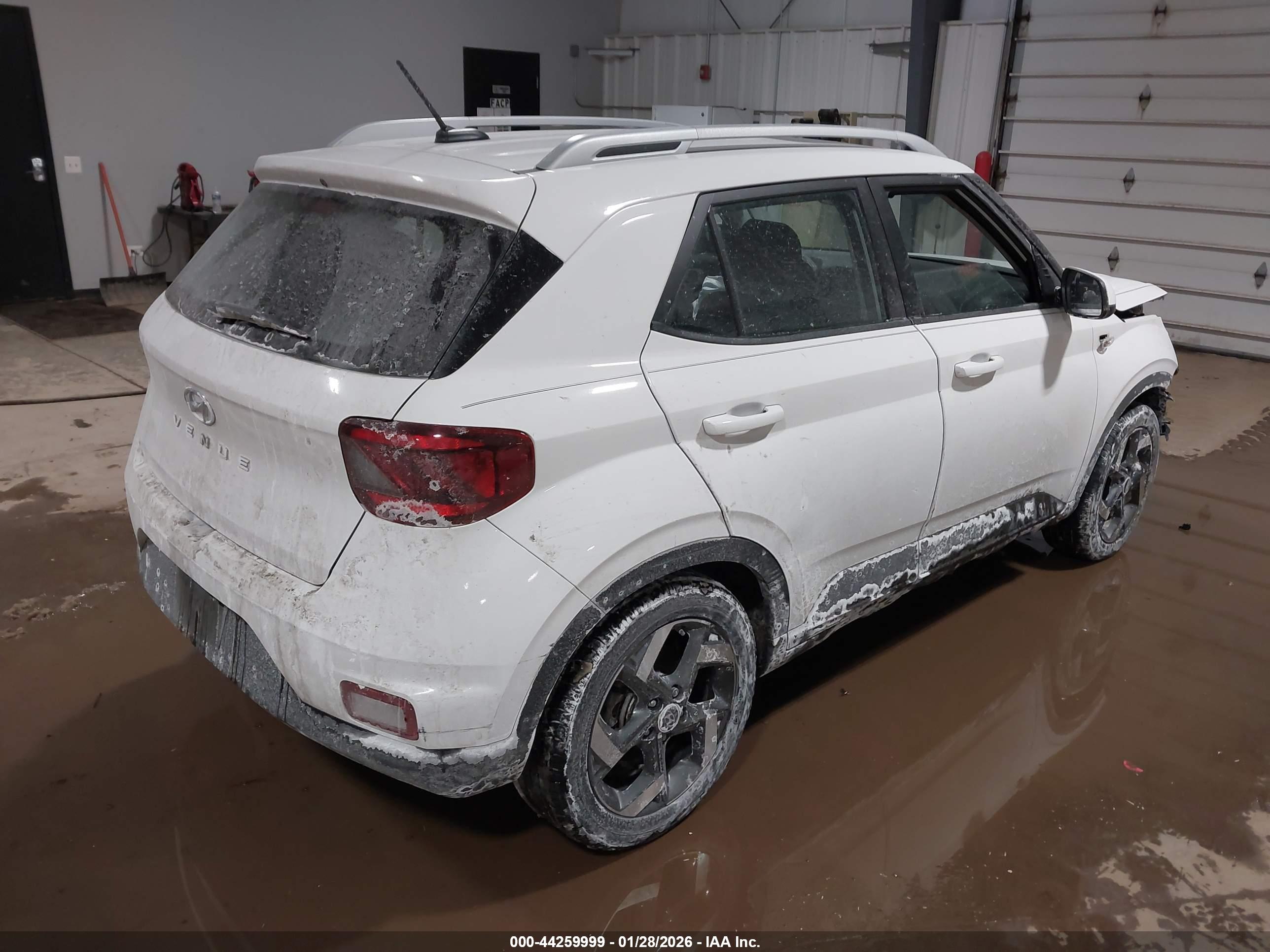 HYUNDAI VENUE image 4