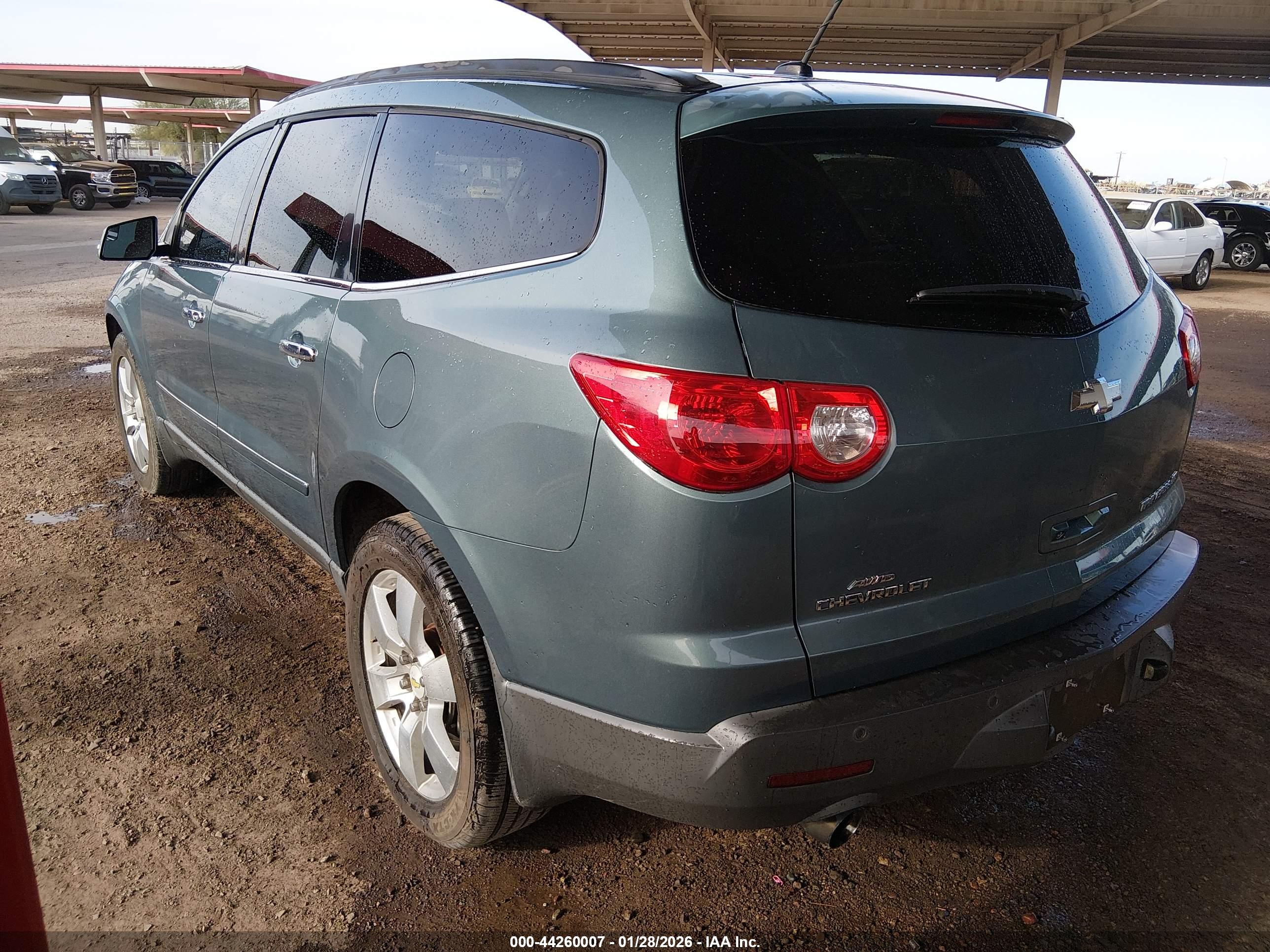 CHEVROLET TRAVERSE image 3
