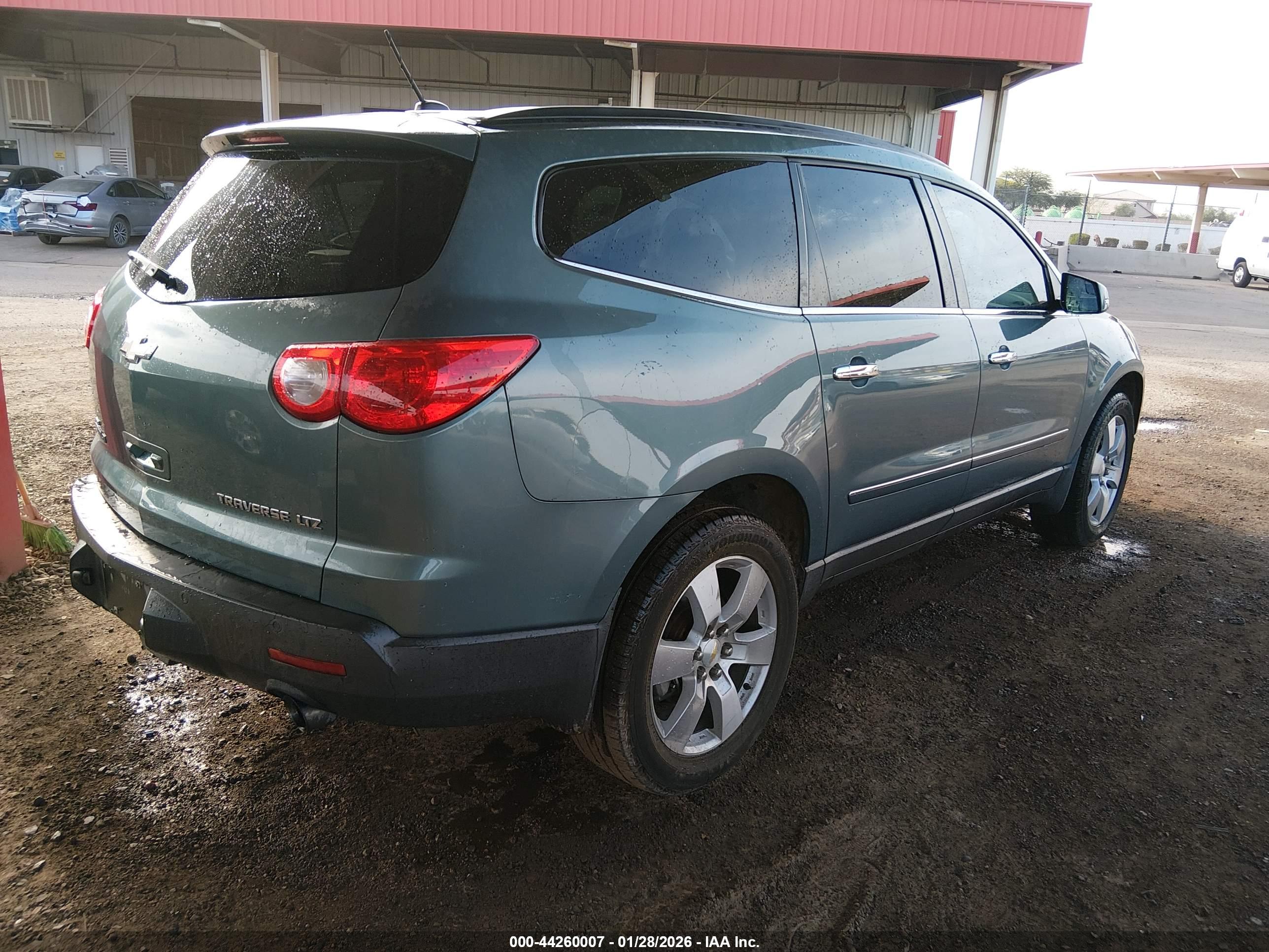 CHEVROLET TRAVERSE image 4