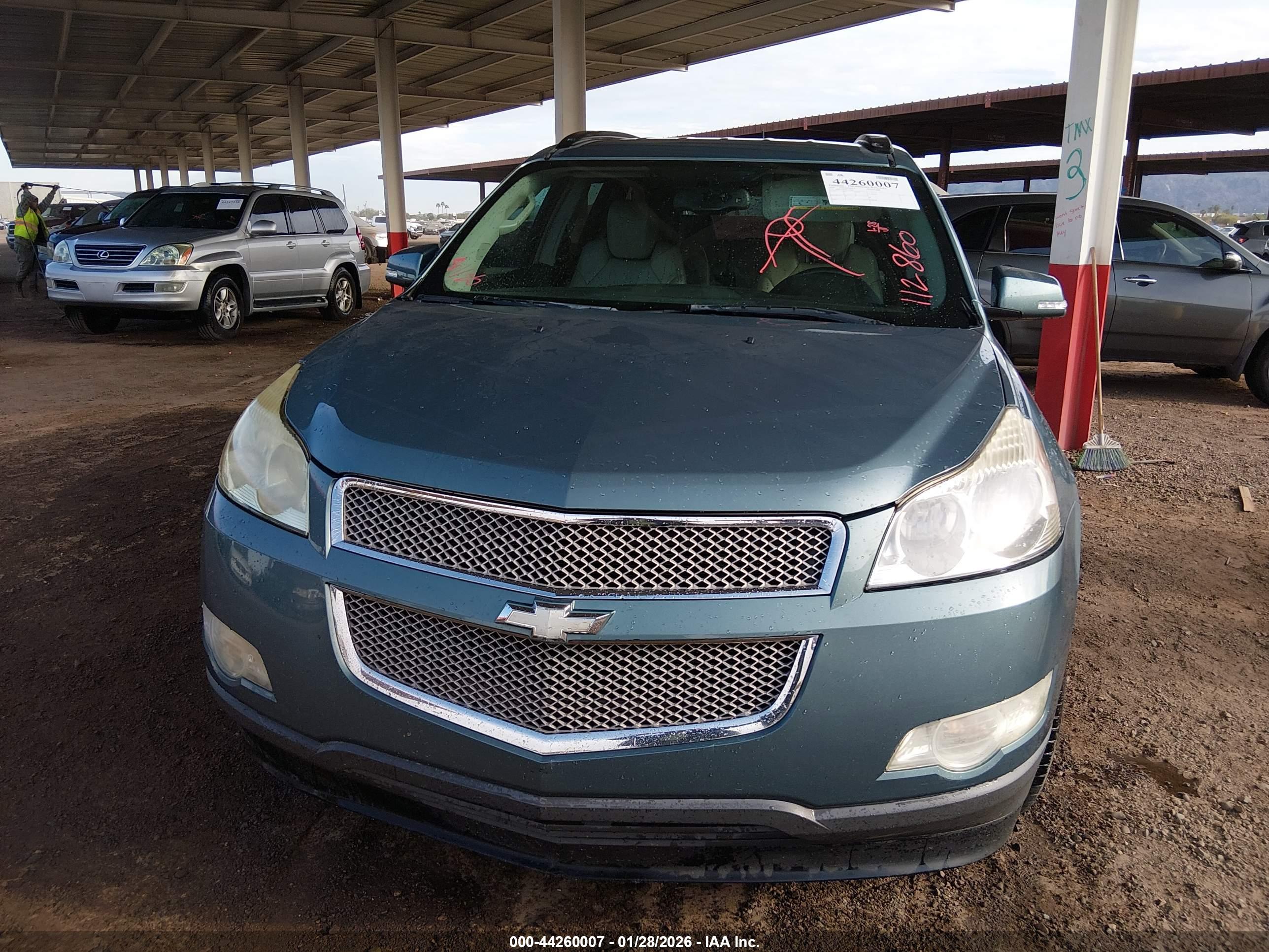 CHEVROLET TRAVERSE image 6