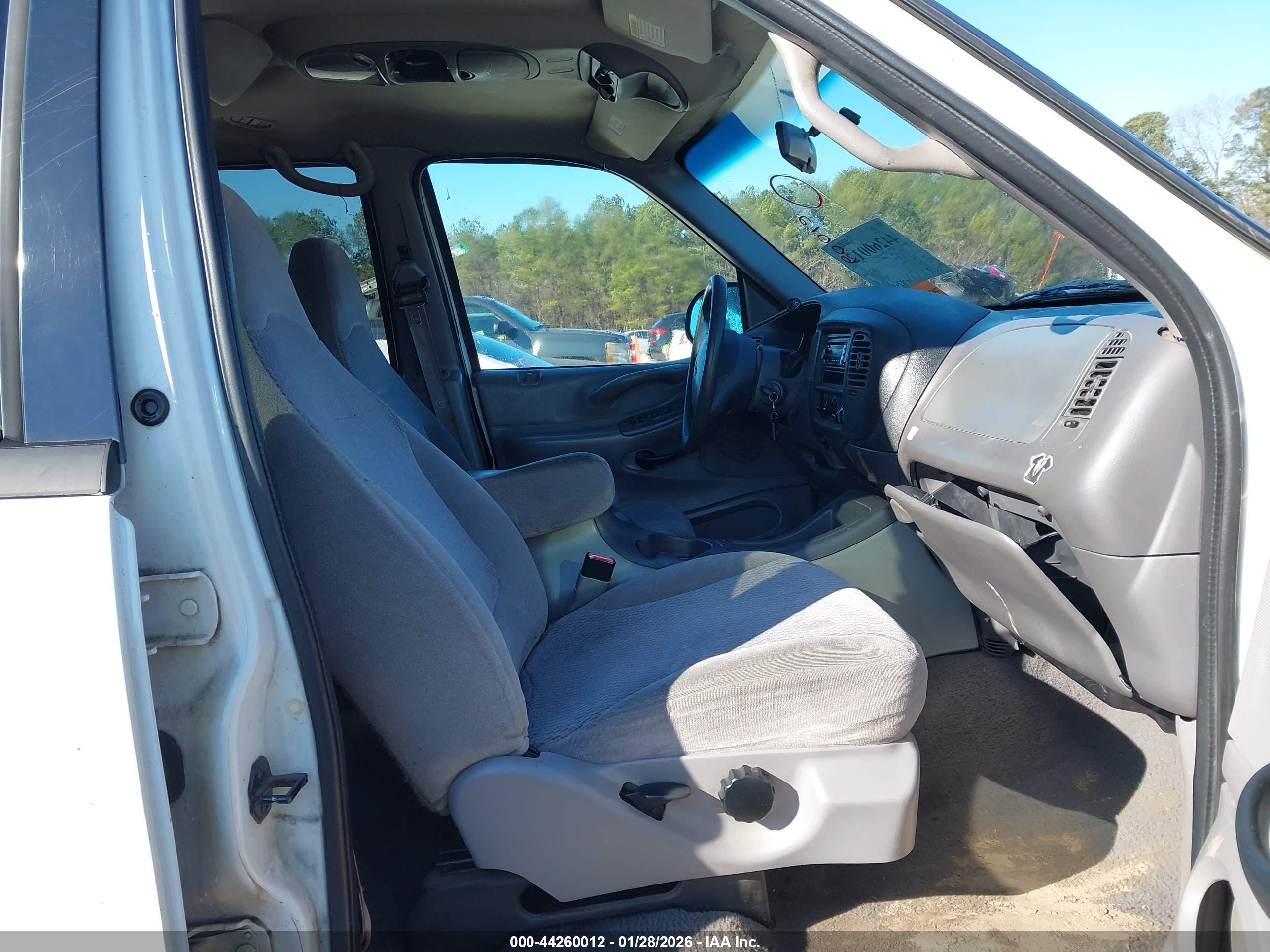 FORD EXPEDITION image 5