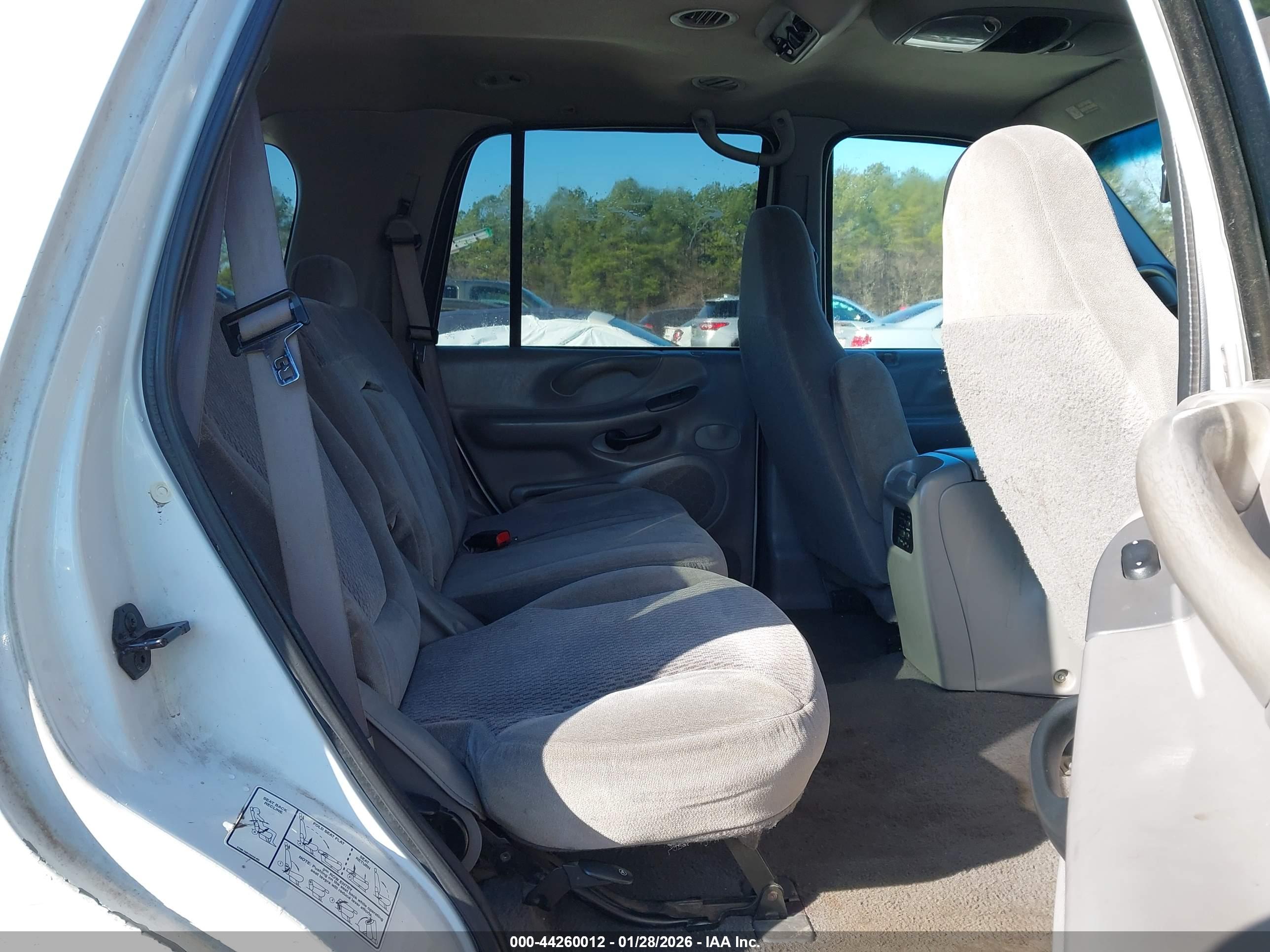 FORD EXPEDITION image 8
