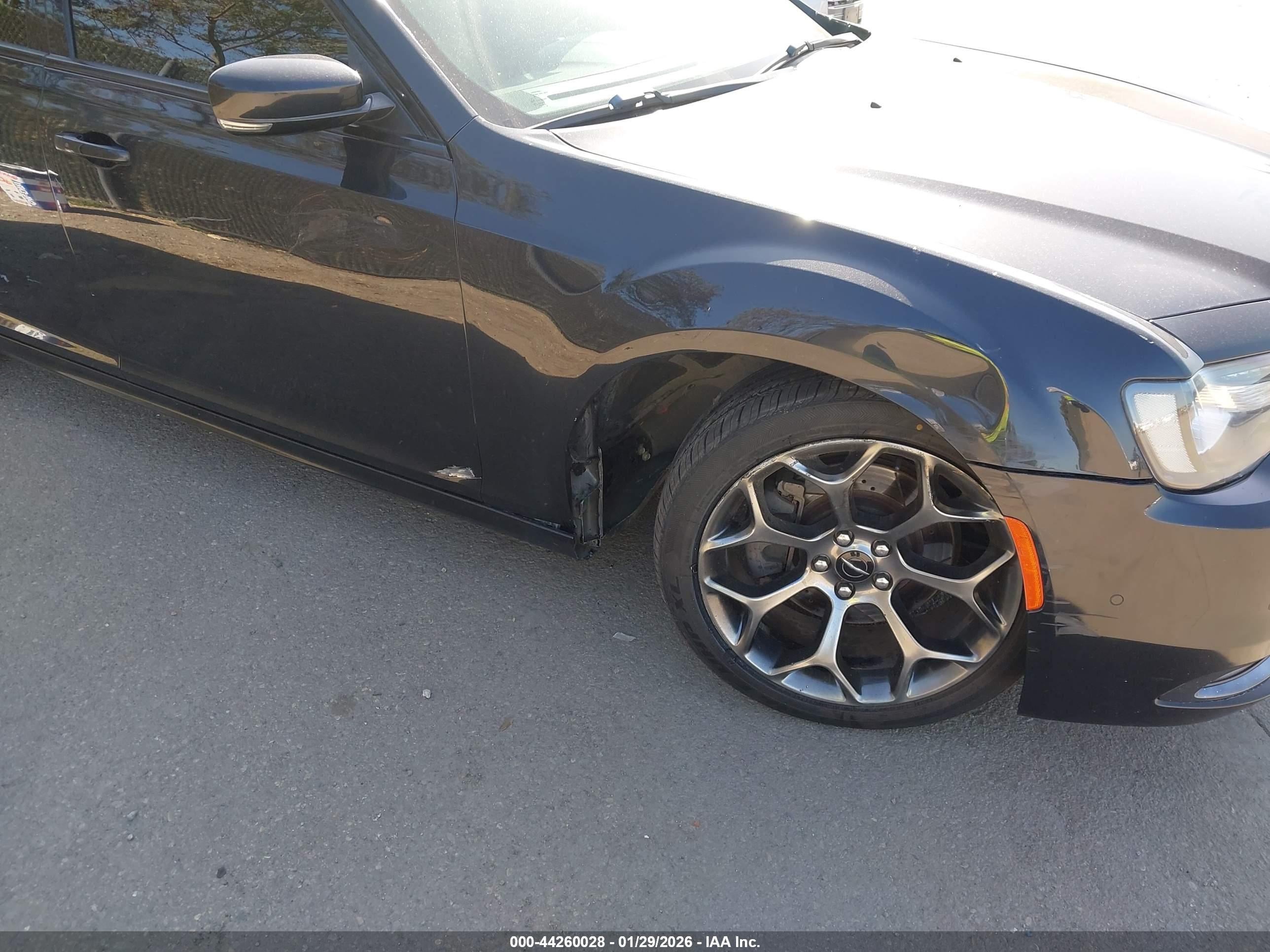 CHRYSLER 300 image 6