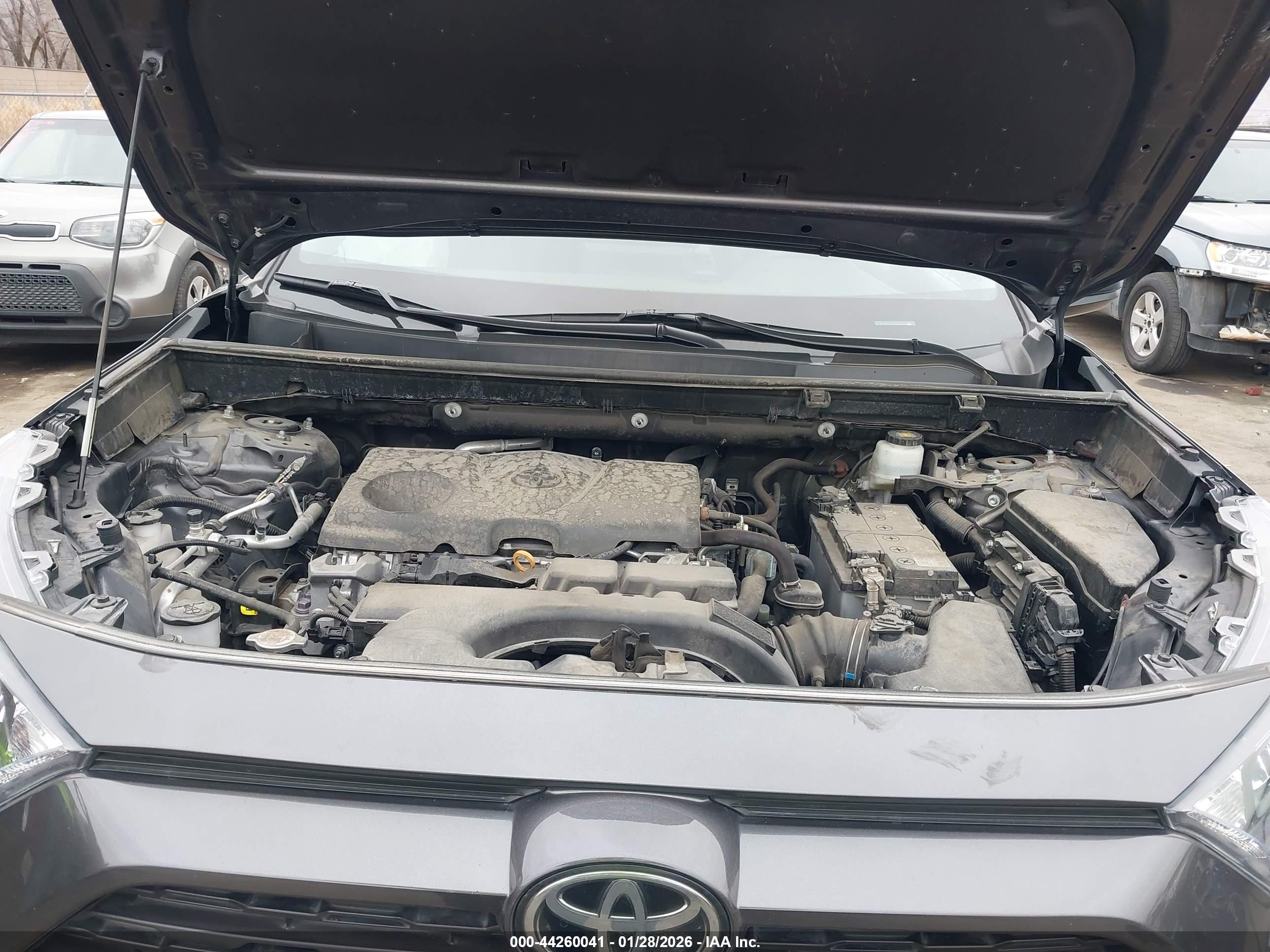 TOYOTA RAV4 image 10