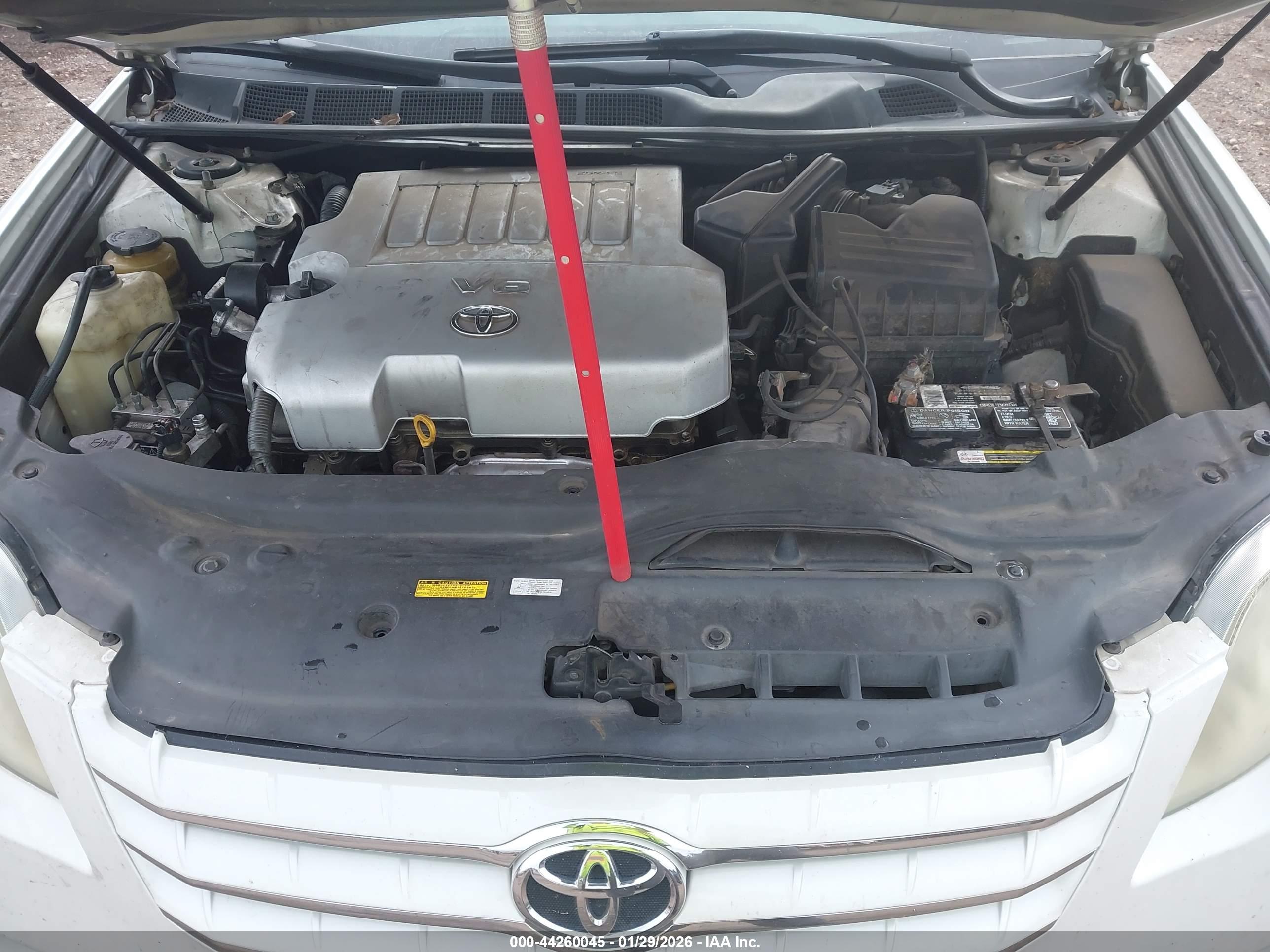 TOYOTA AVALON image 10