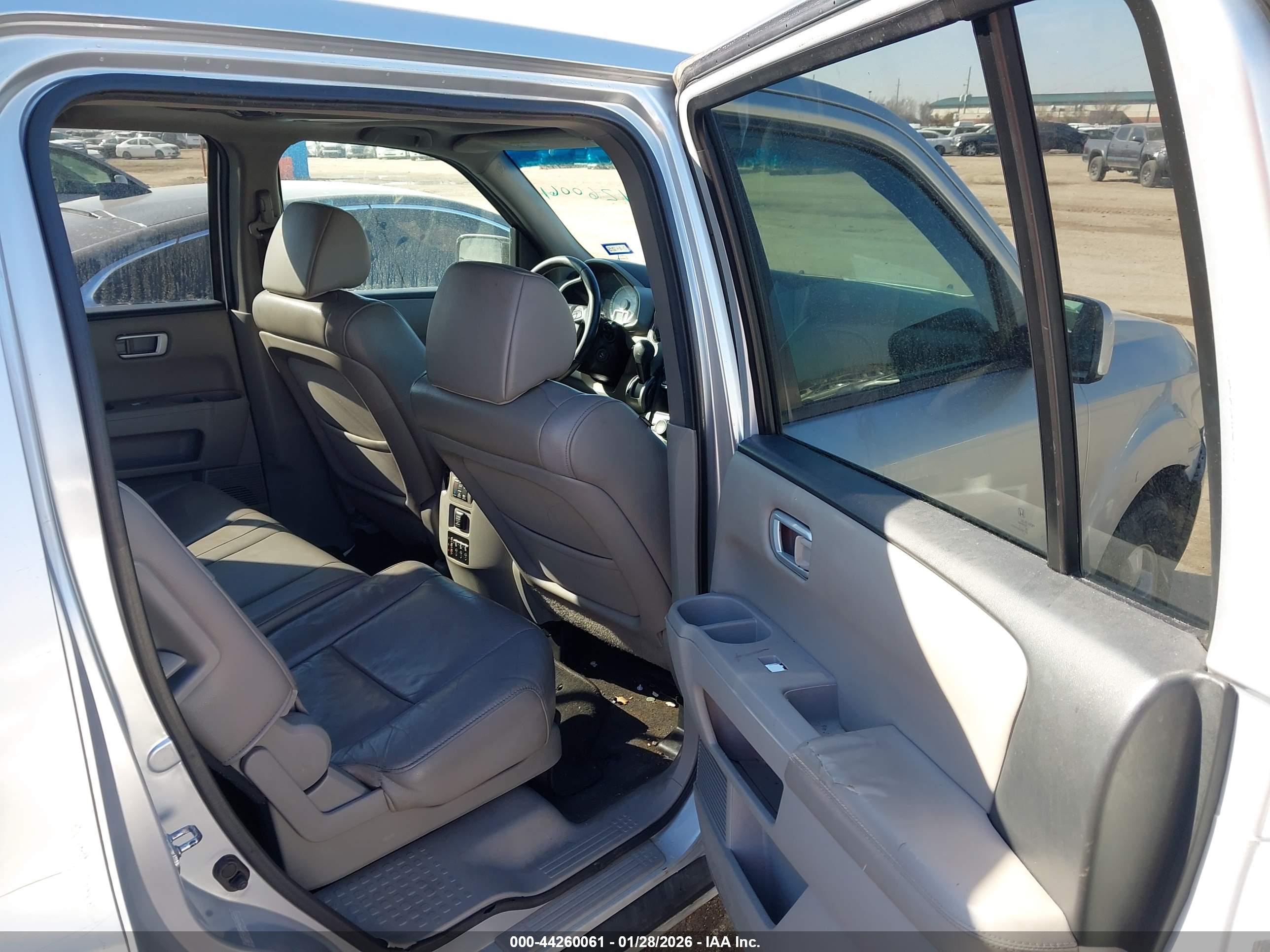 HONDA PILOT image 8