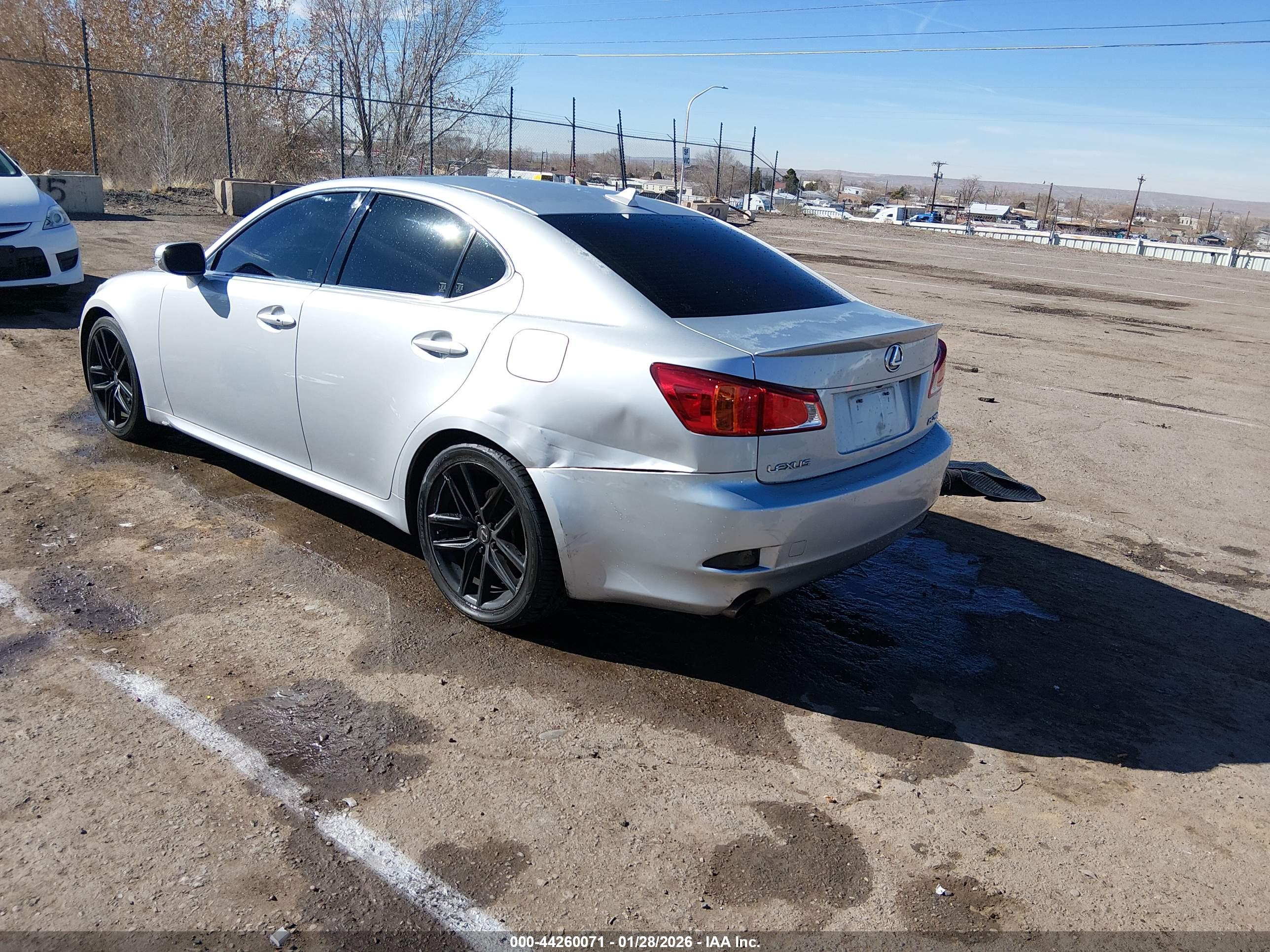 LEXUS IS image 3