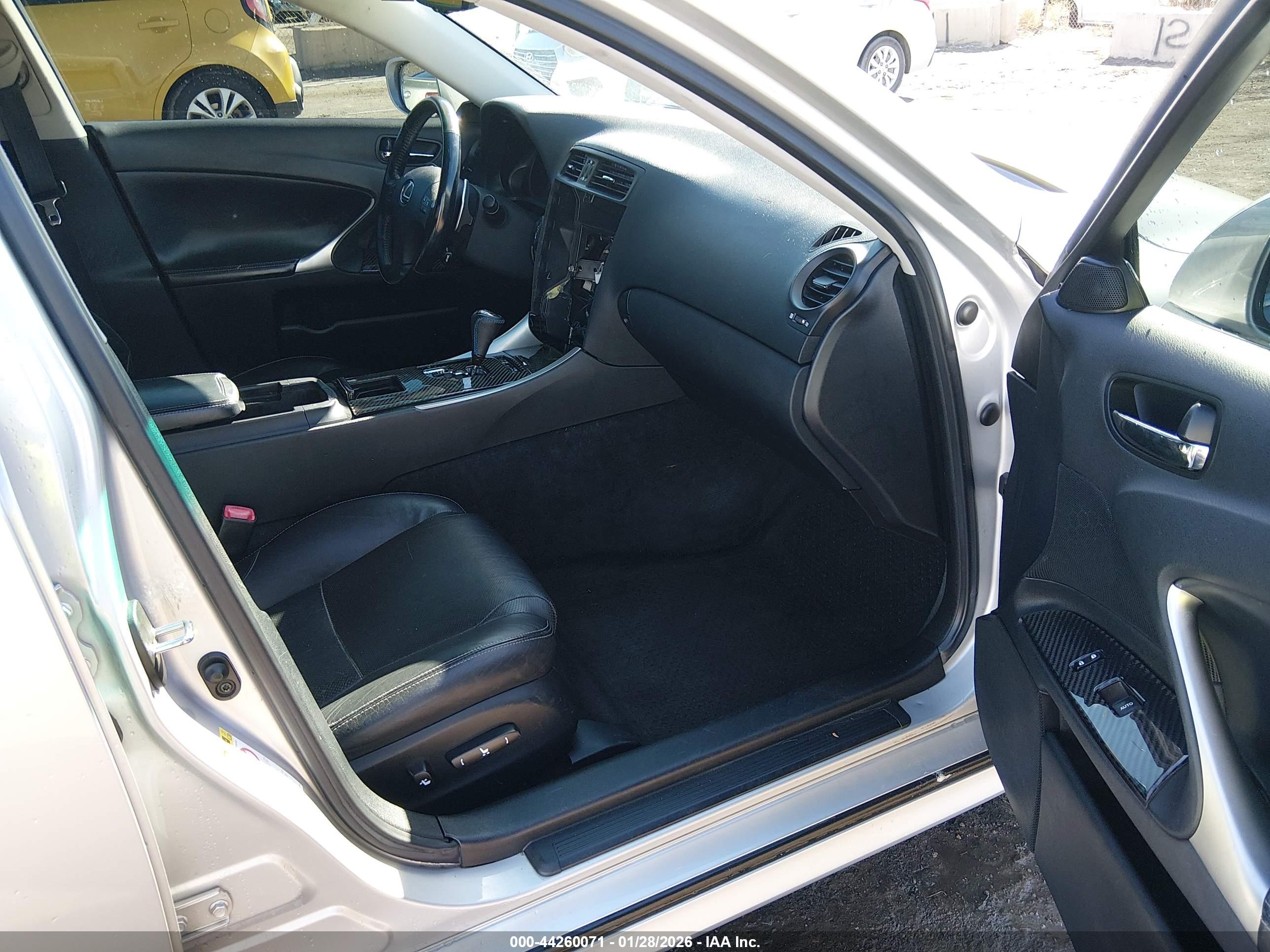 LEXUS IS image 5