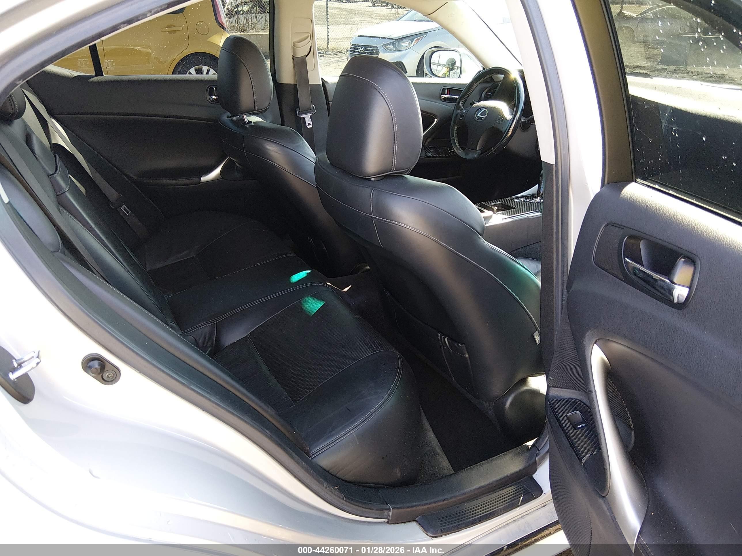 LEXUS IS image 8