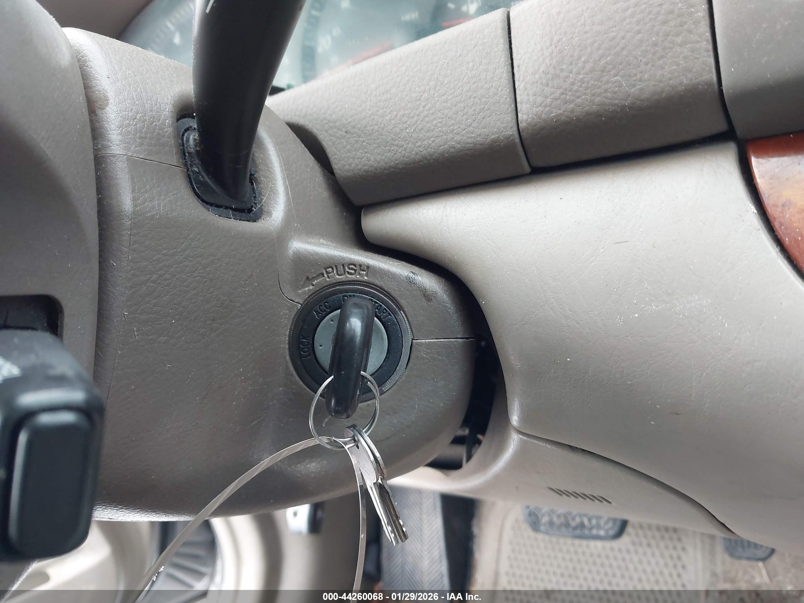 TOYOTA CAMRY image 11