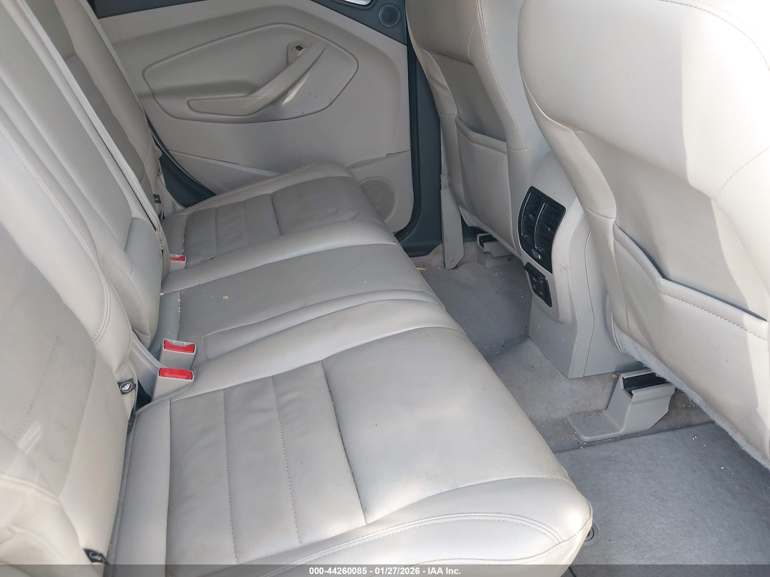 FORD ESCAPE image 8