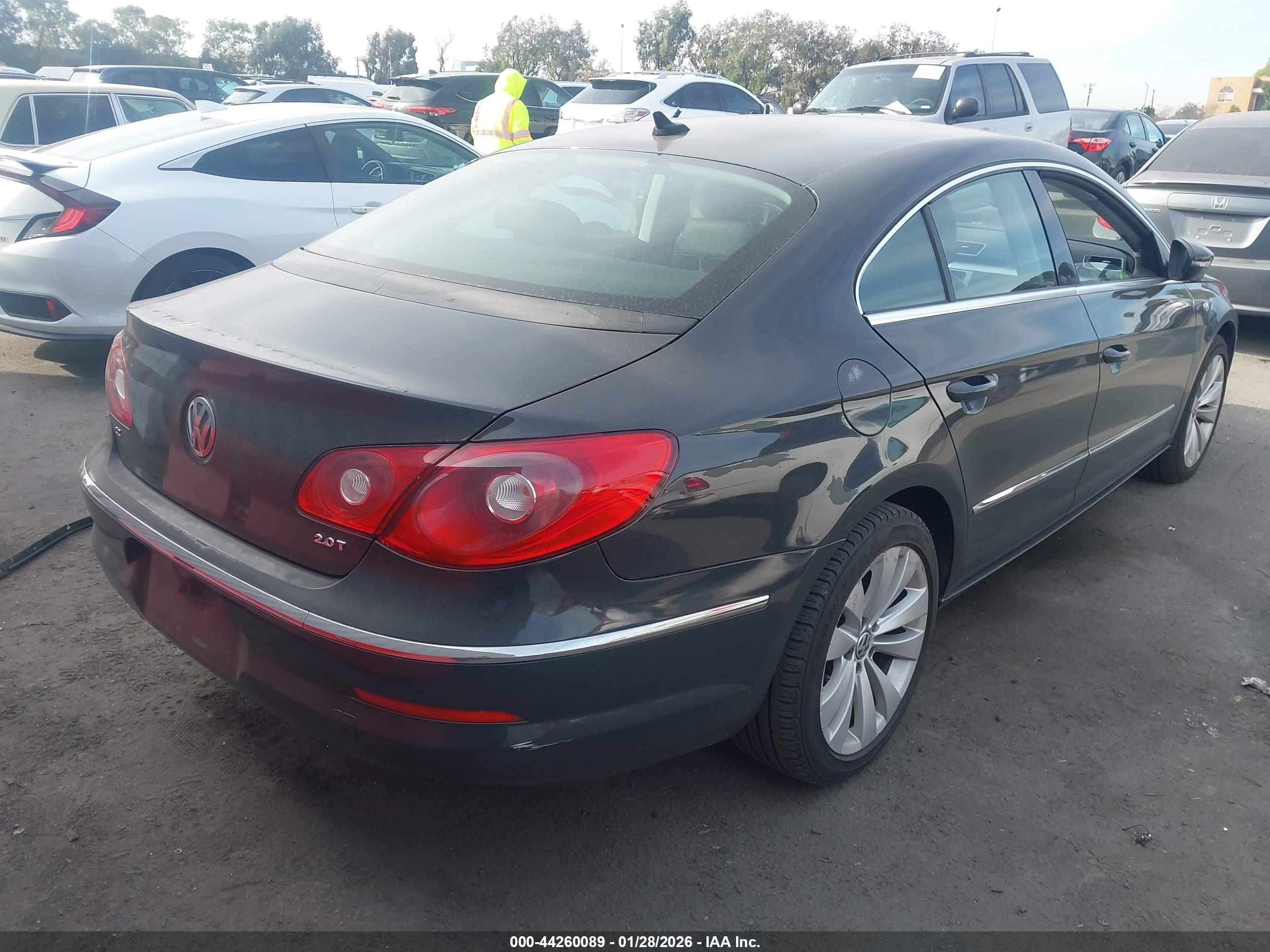 VOLKSWAGEN CC image 4