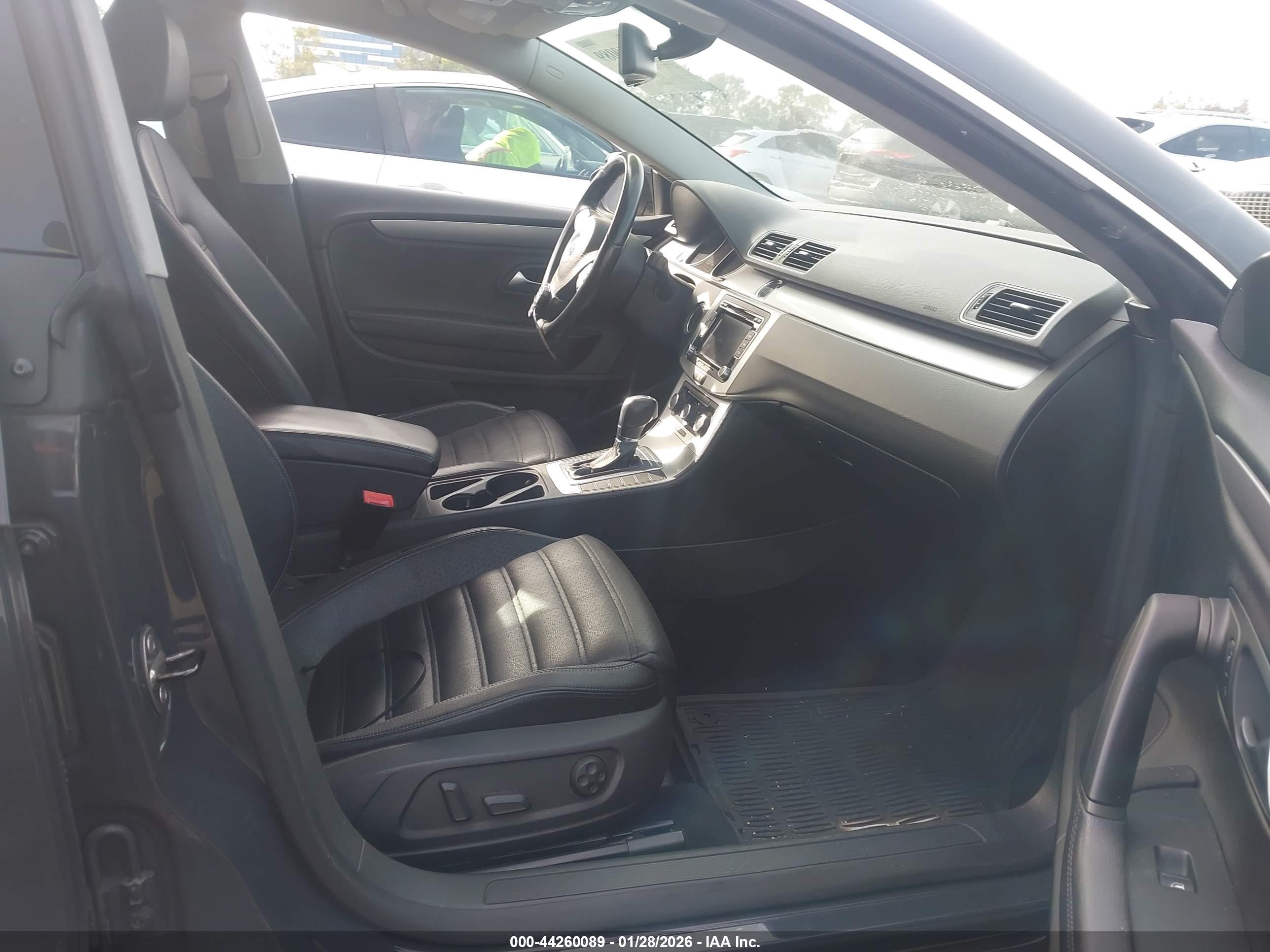 VOLKSWAGEN CC image 5