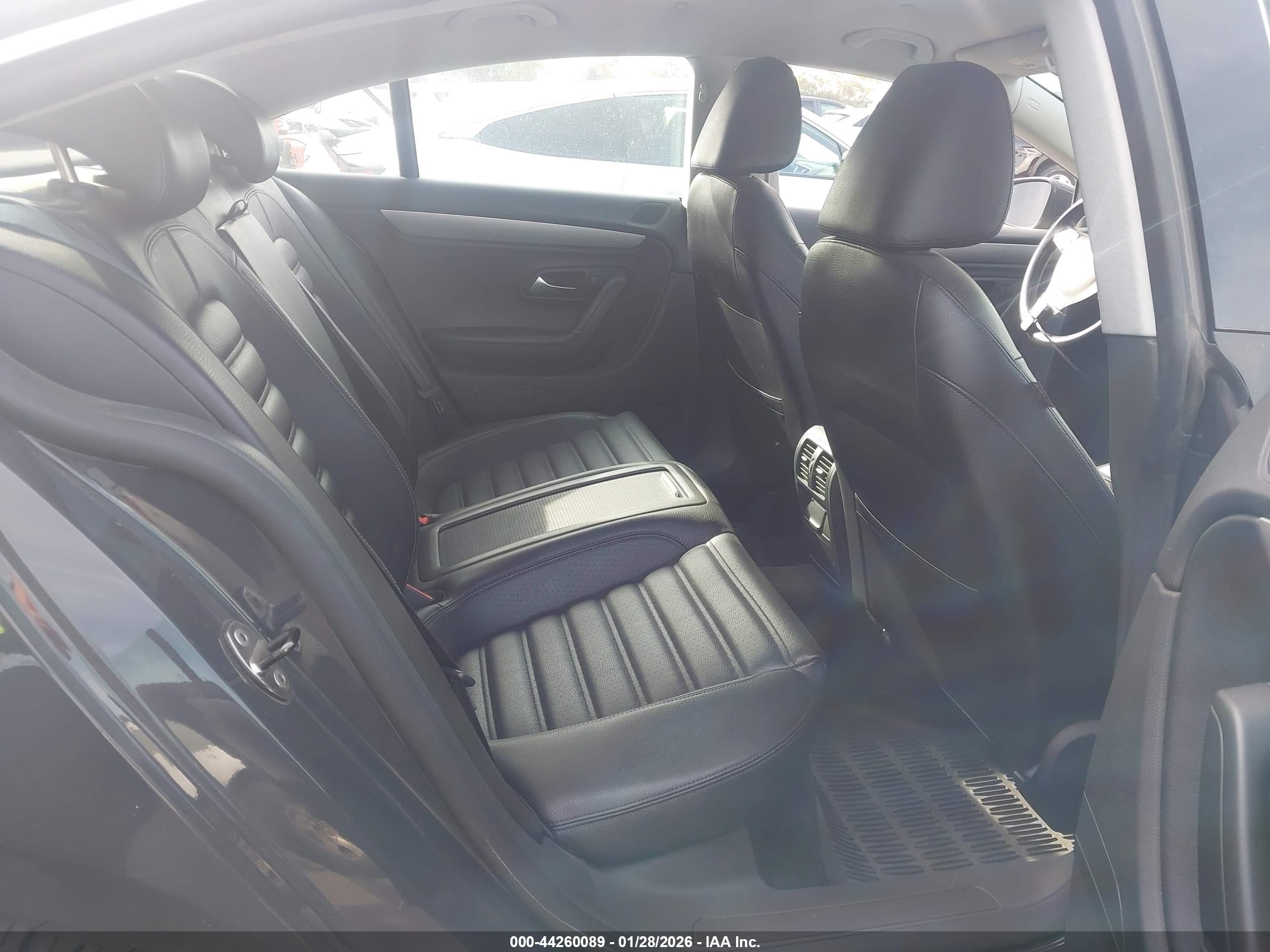VOLKSWAGEN CC image 8