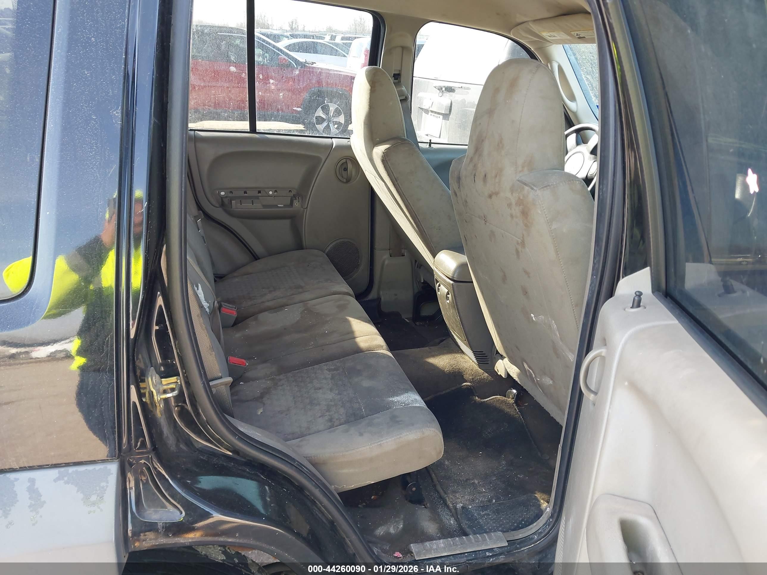 JEEP LIBERTY image 8