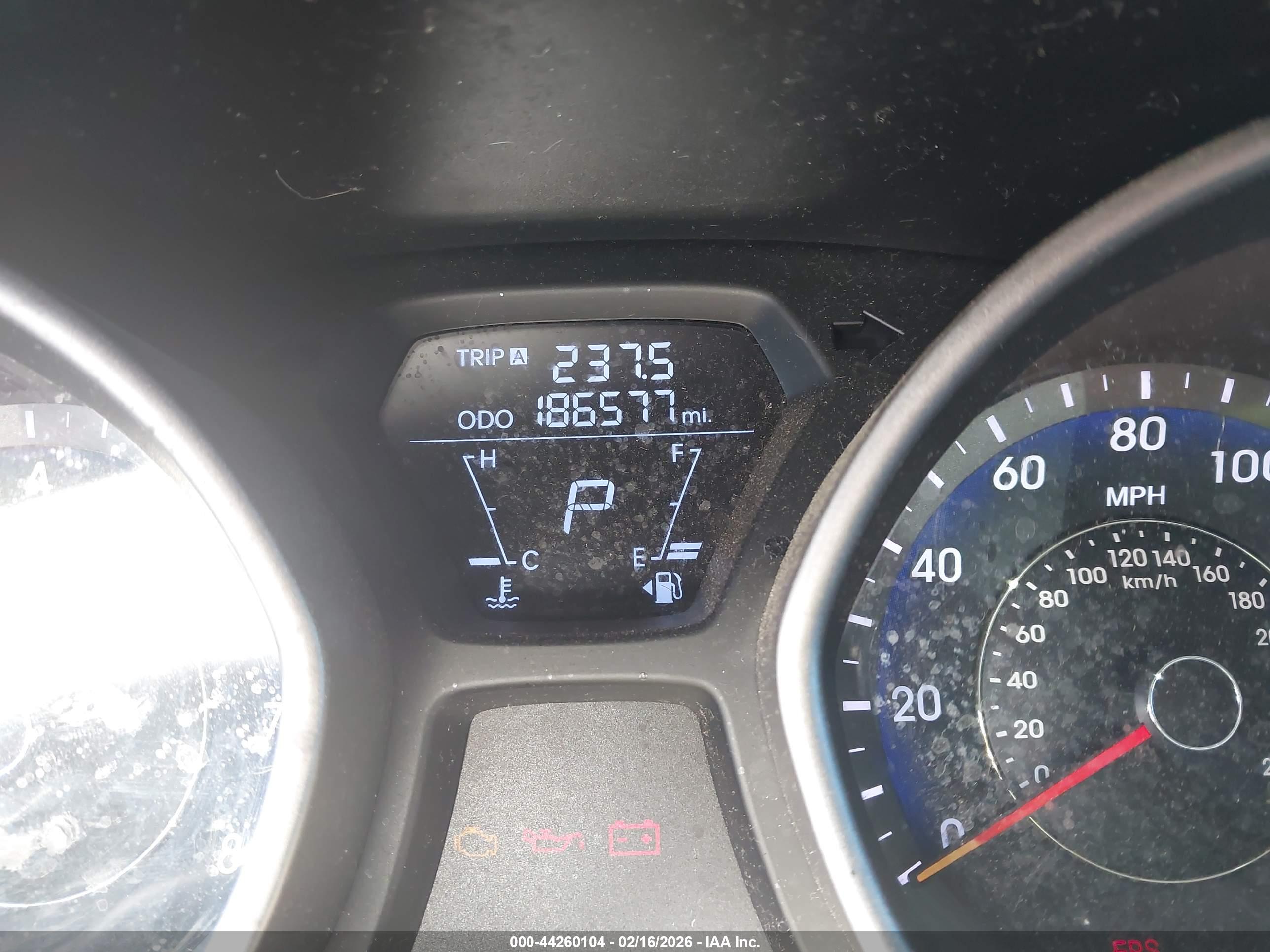 HYUNDAI ELANTRA image 7