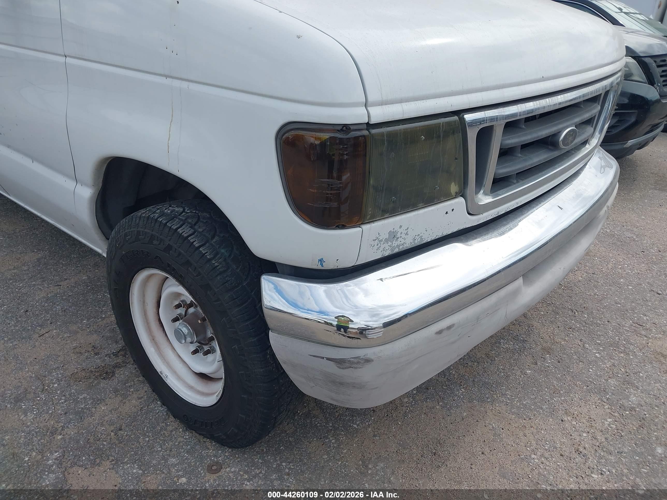 FORD E-350 image 6