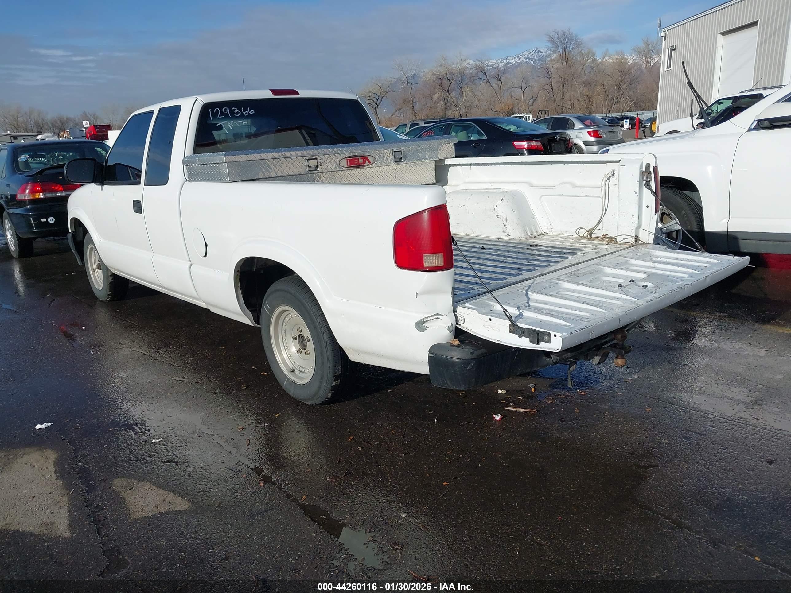 CHEVROLET S-10 image 3