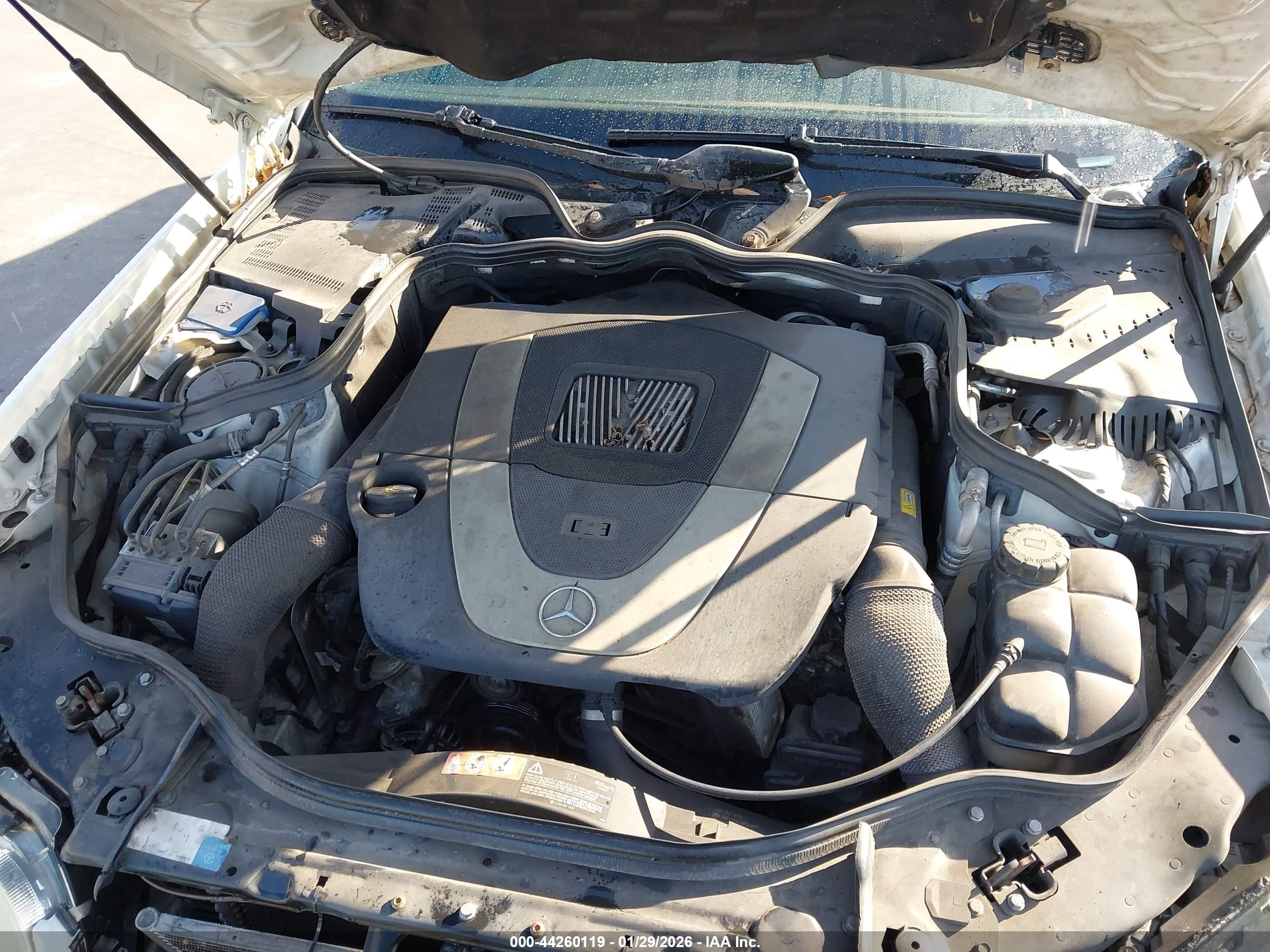 MERCEDES-BENZ E image 10