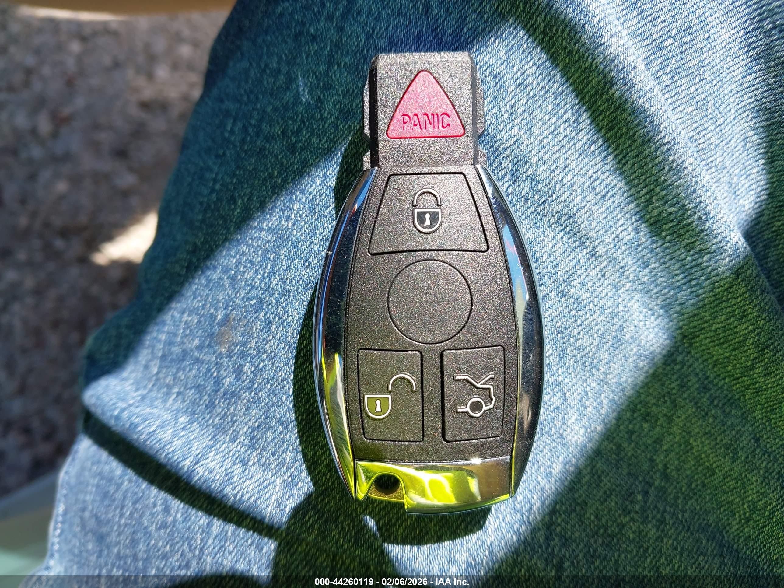 MERCEDES-BENZ E image 11