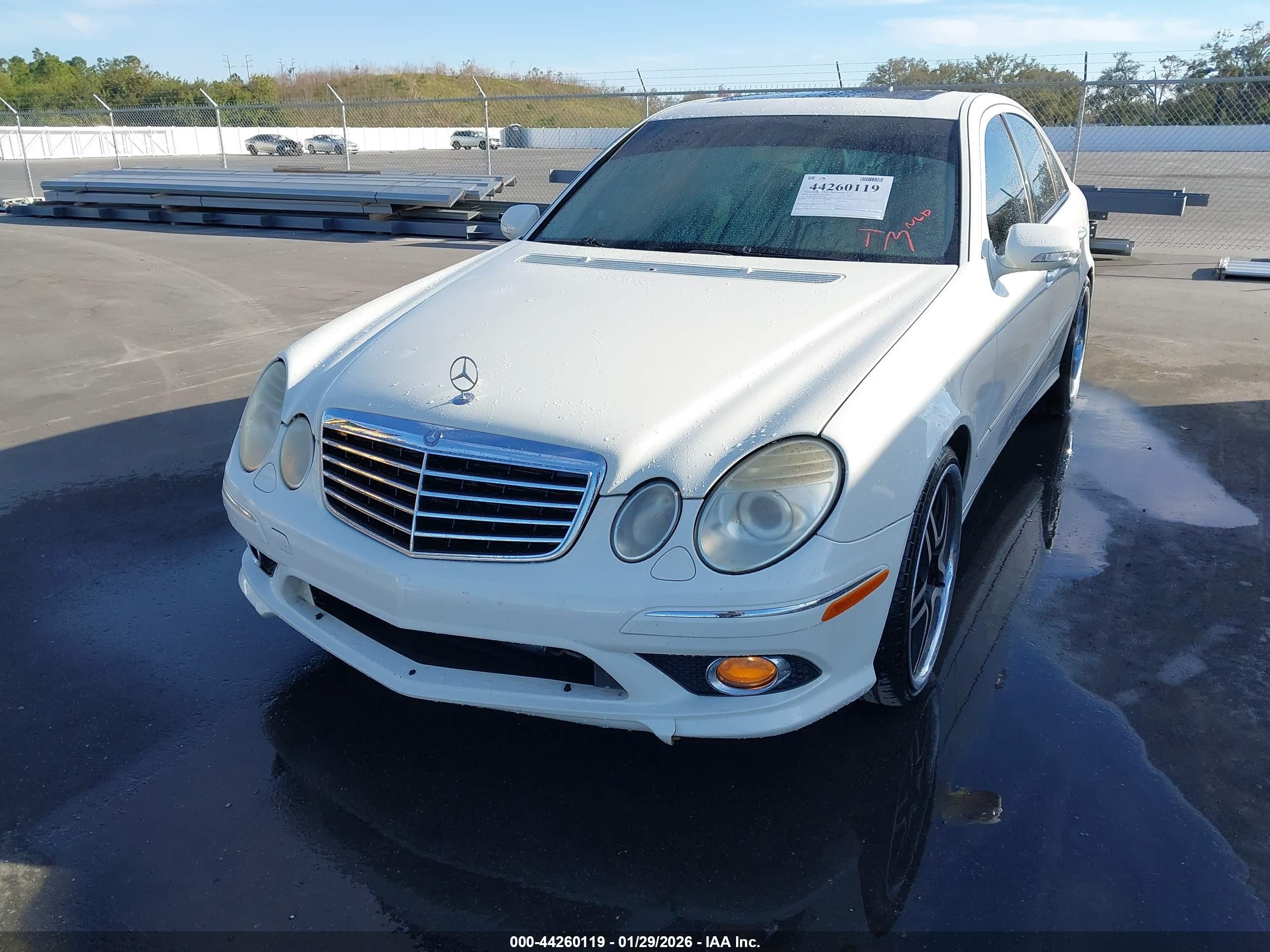 MERCEDES-BENZ E image 6