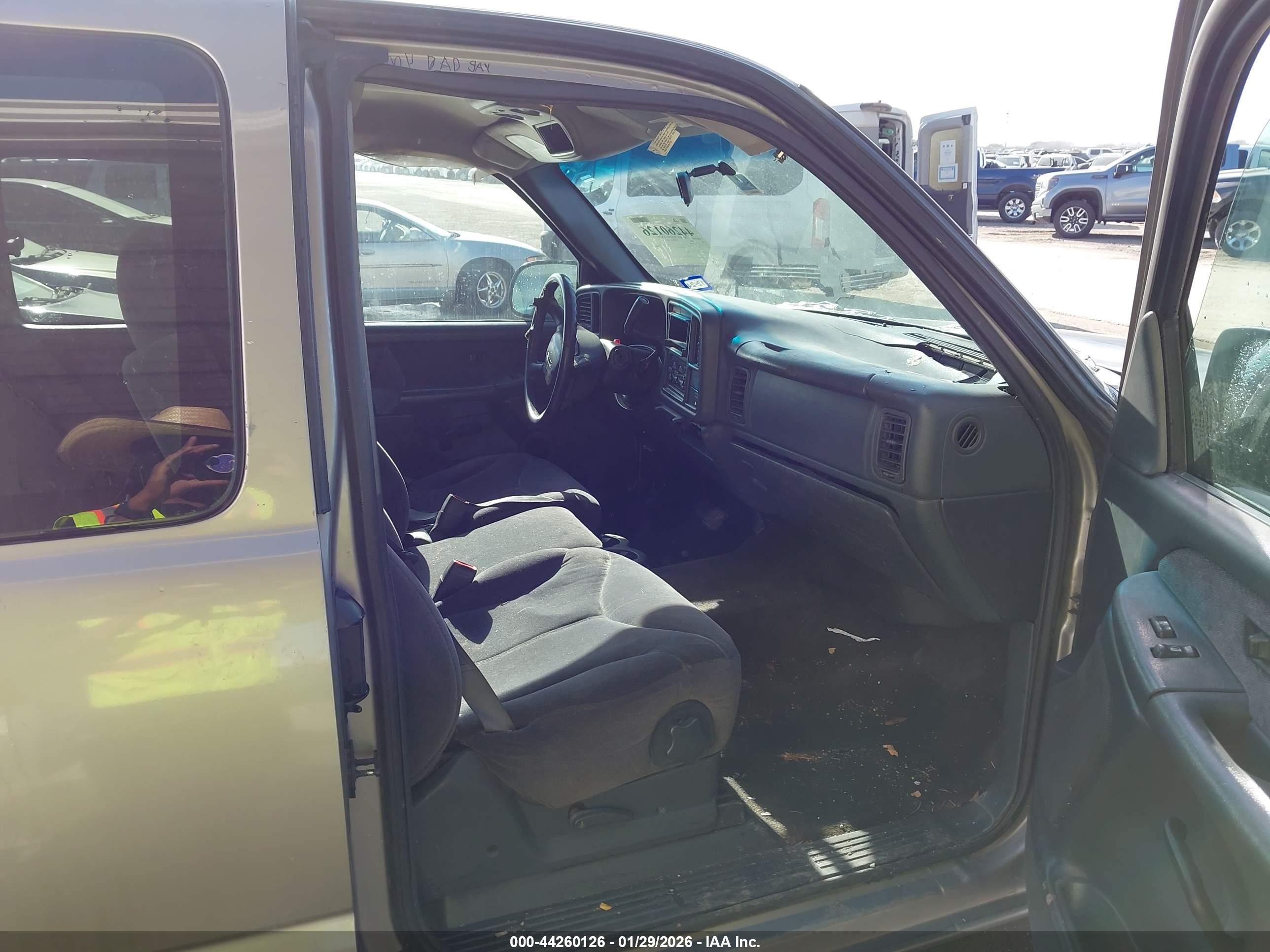 GMC SIERRA image 5